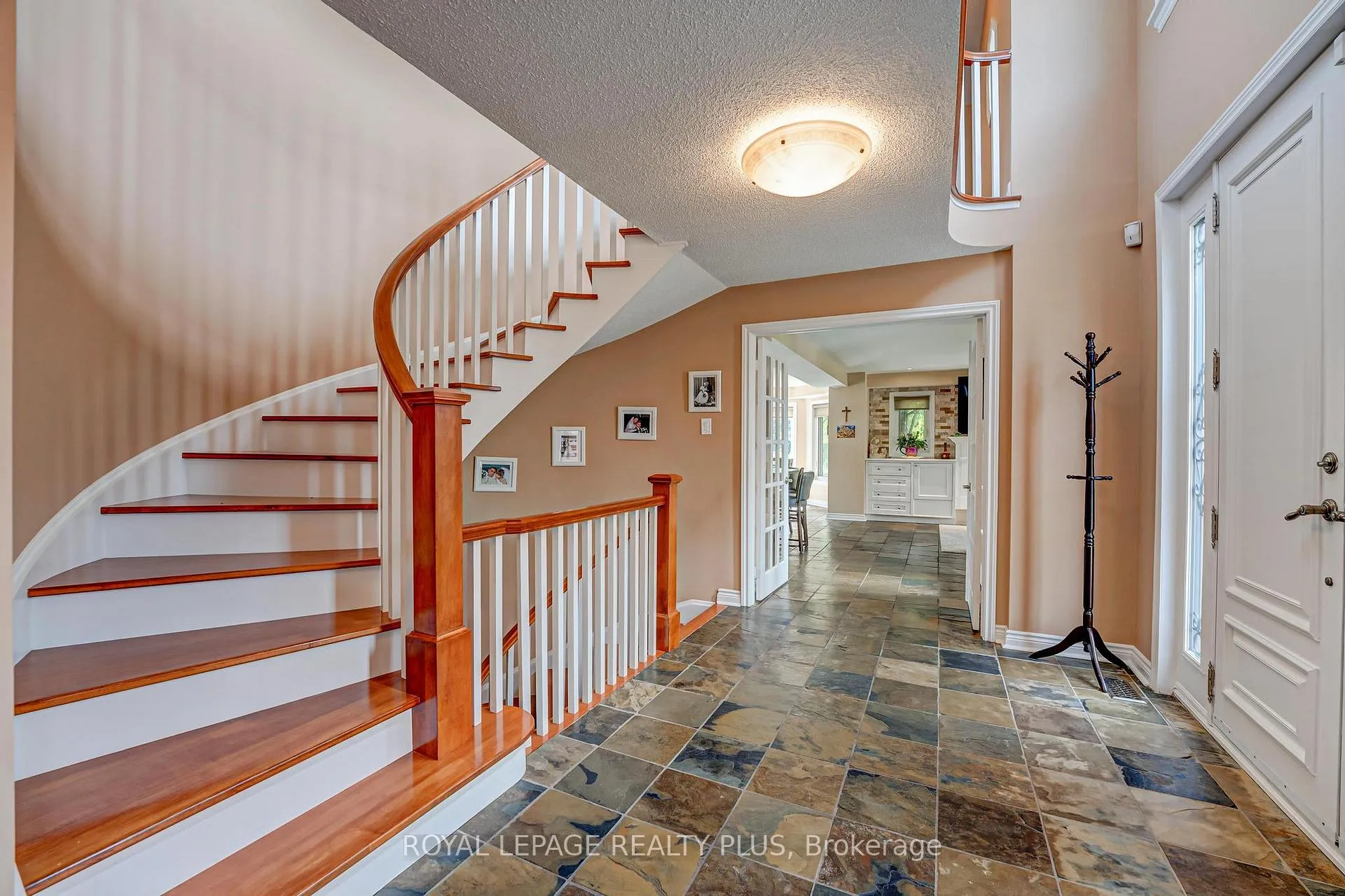Photo 5 of 5 Coates Hill Court, Caledon, Palgrave — HOMEH