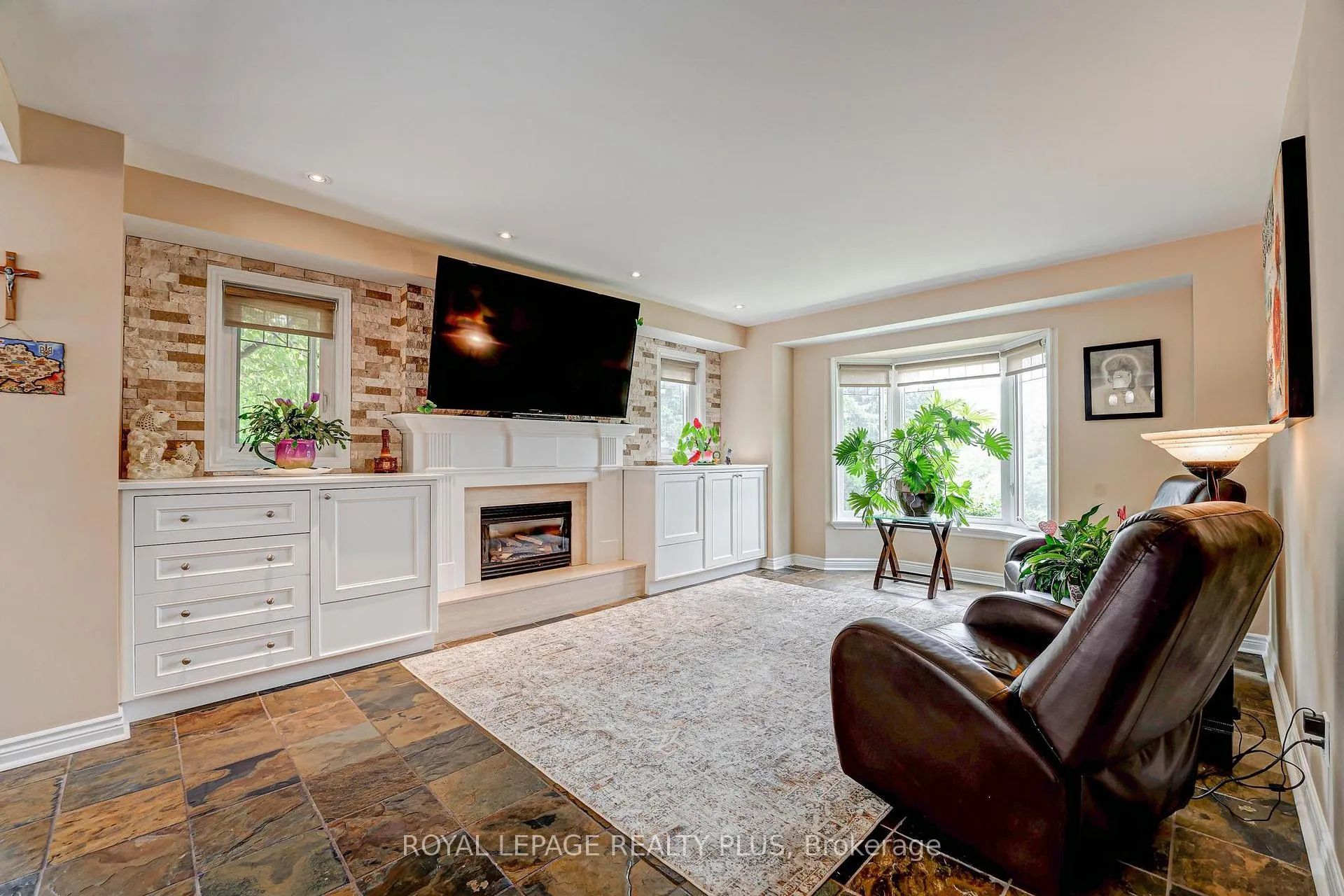 Photo 10 of 5 Coates Hill Court, Caledon, Palgrave — HOMEH
