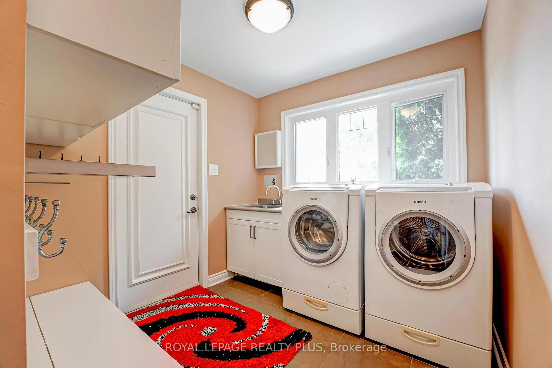 Photo 13 of 5 Coates Hill Court, Caledon, Palgrave — HOMEH