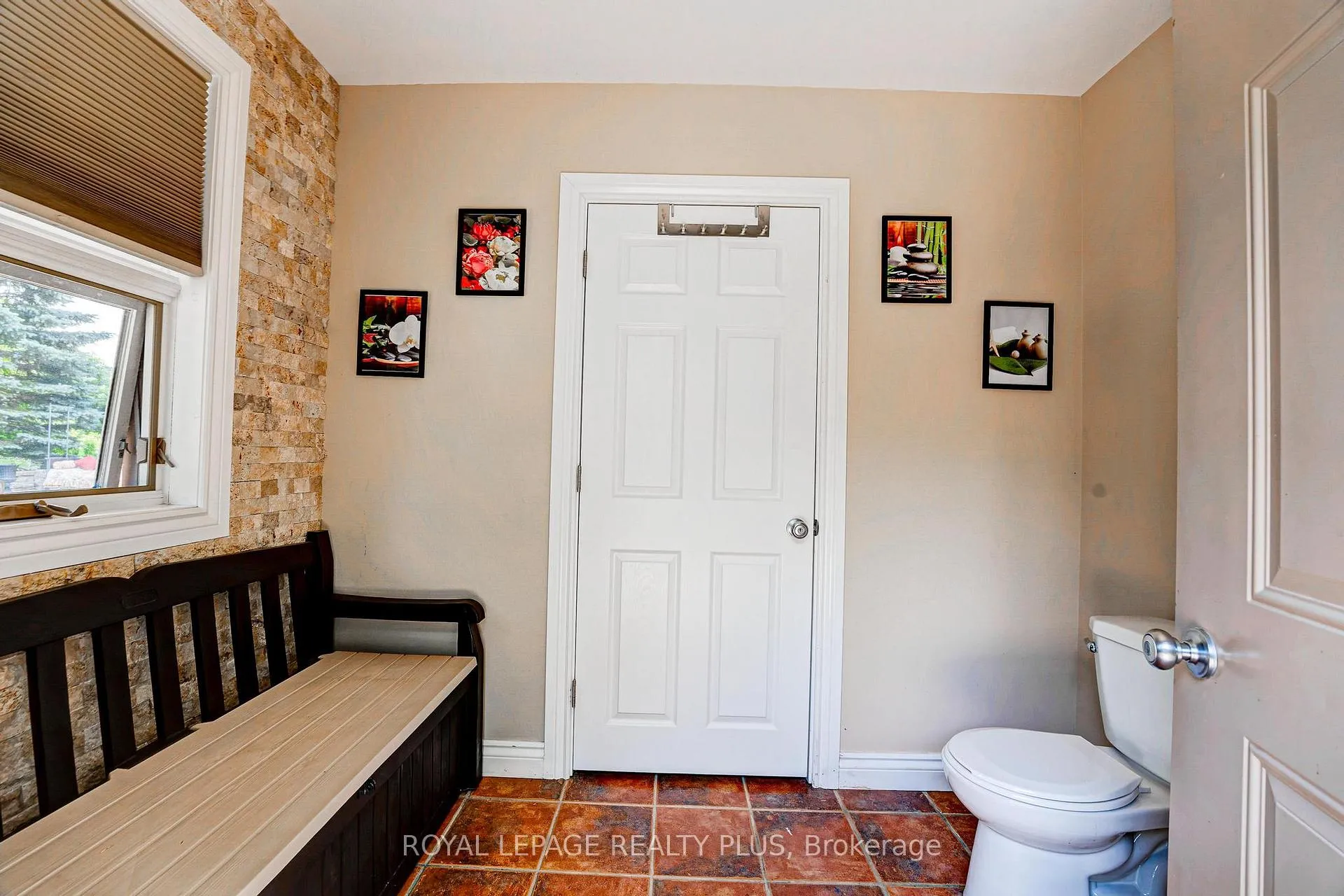 Photo 35 of 5 Coates Hill Court, Caledon, Palgrave — HOMEH