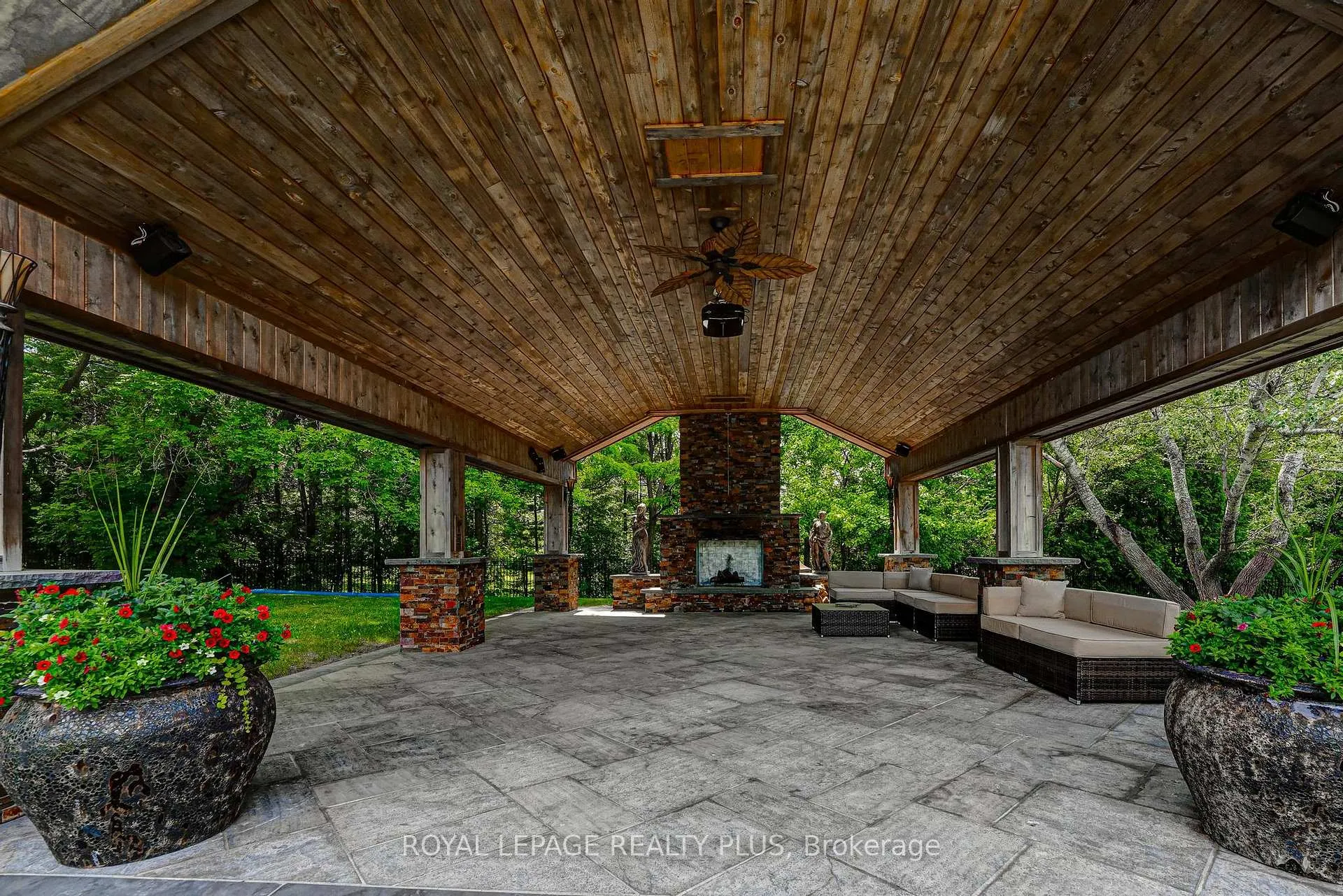 Photo 37 of 5 Coates Hill Court, Caledon, Palgrave — HOMEH
