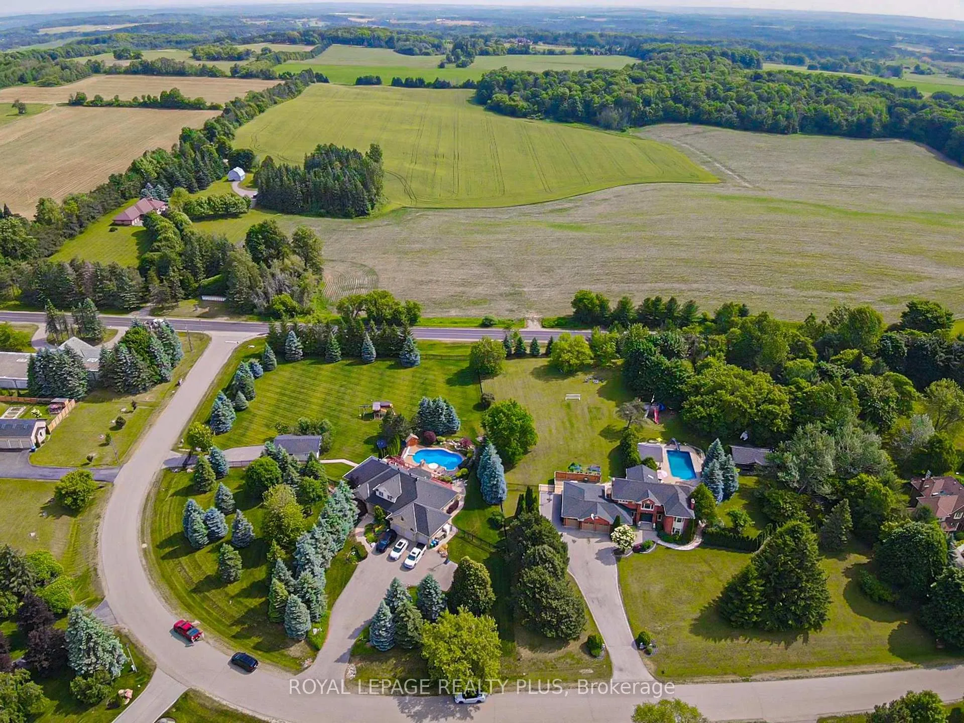 Photo 39 of 5 Coates Hill Court, Caledon, Palgrave — HOMEH