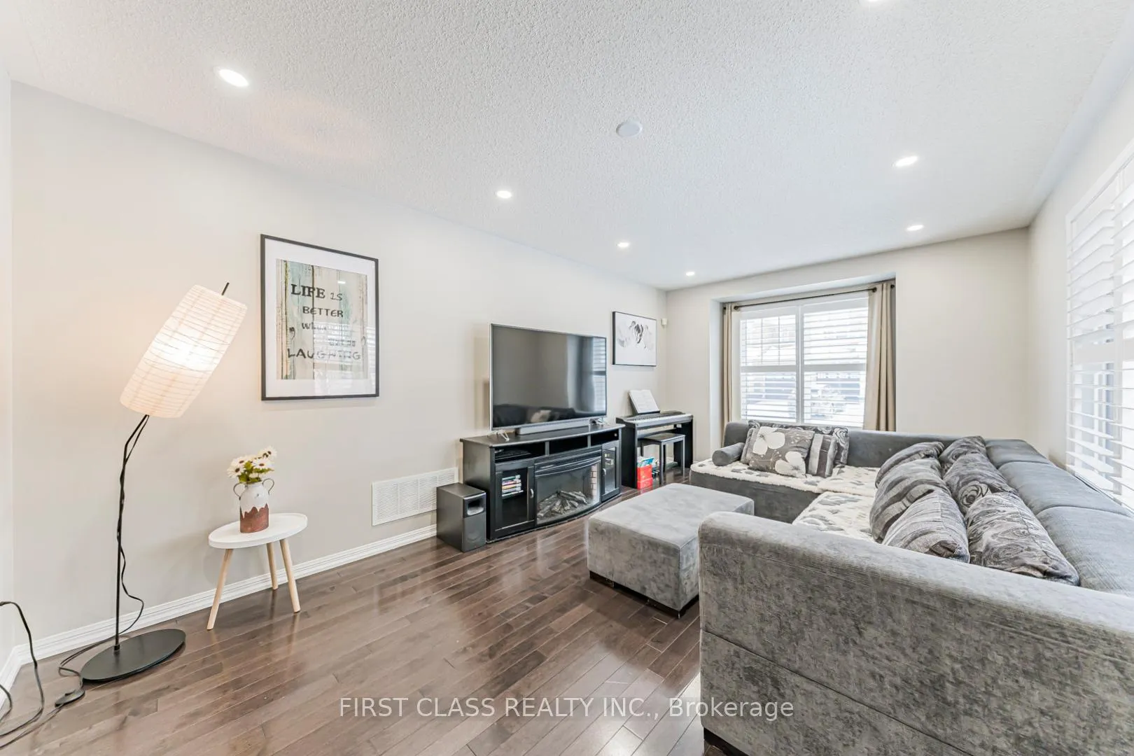 Photo 14 of 238 Whetham Heights, Milton, Harrison — HOMEH