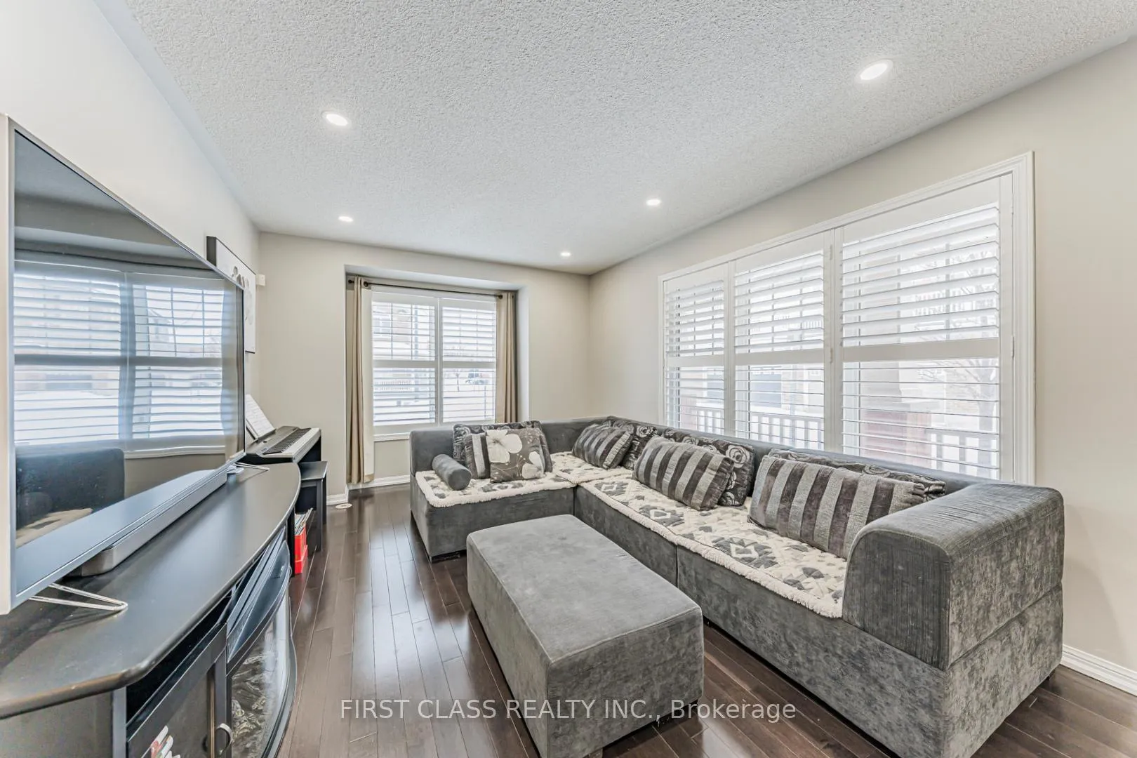 Photo 15 of 238 Whetham Heights, Milton, Harrison — HOMEH