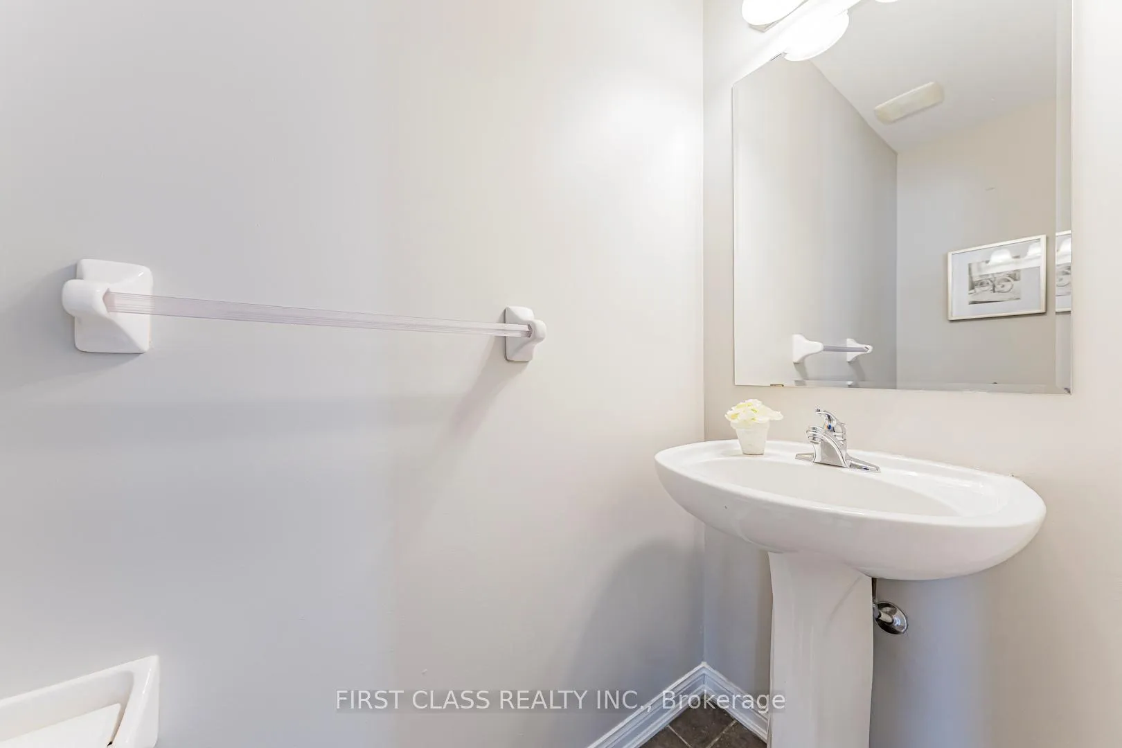 Photo 18 of 238 Whetham Heights, Milton, Harrison — HOMEH