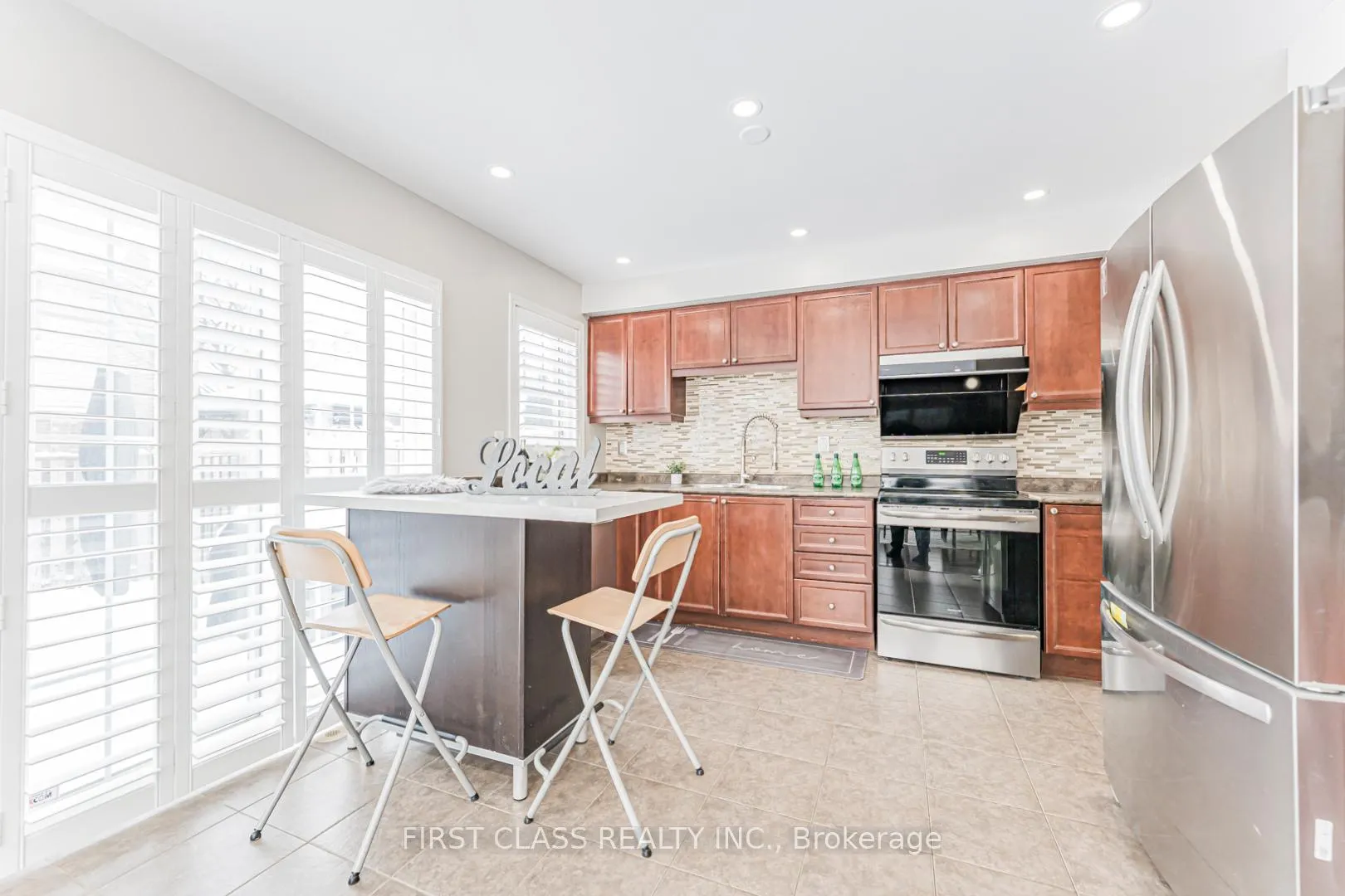 Photo 21 of 238 Whetham Heights, Milton, Harrison — HOMEH