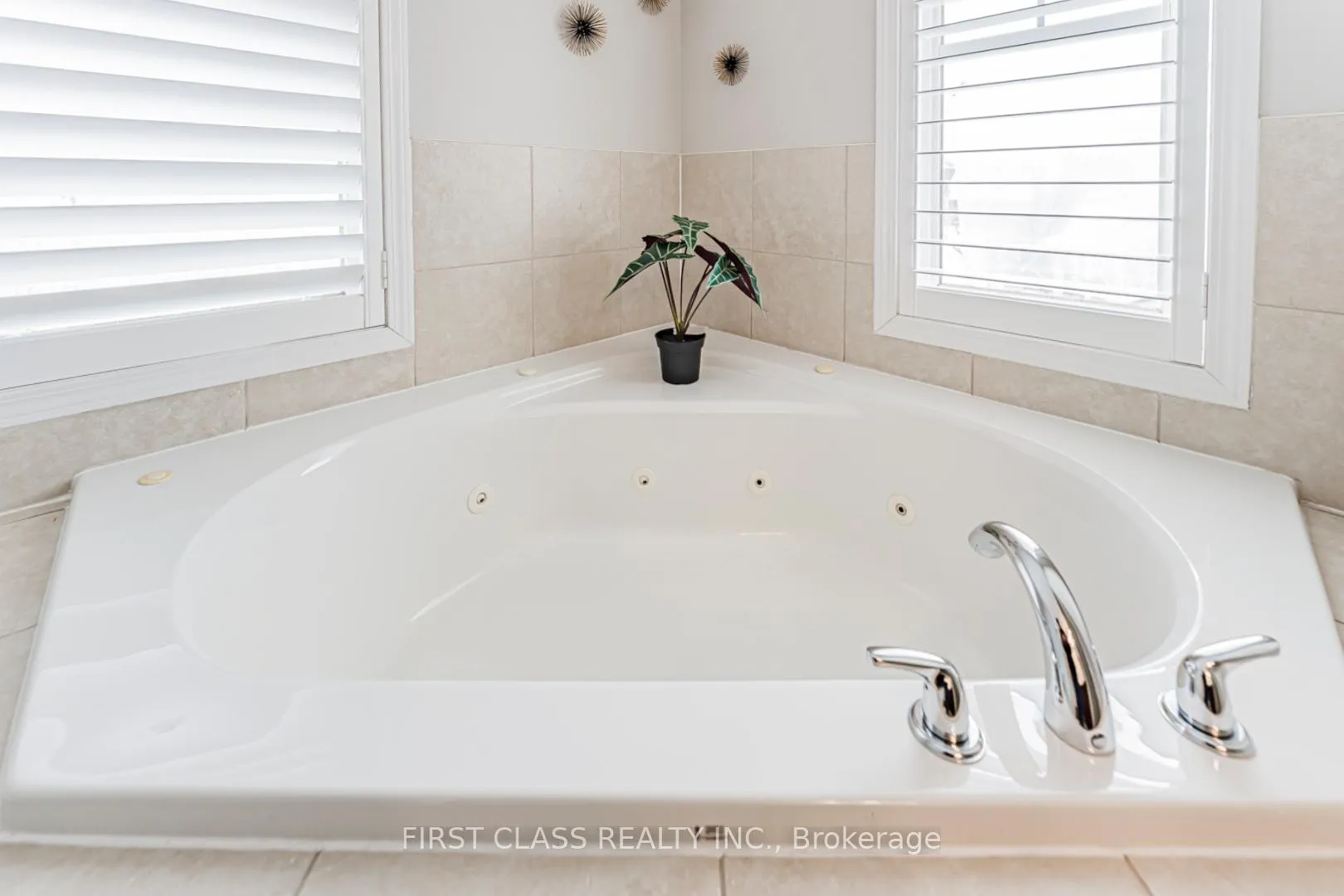 Photo 34 of 238 Whetham Heights, Milton, Harrison — HOMEH