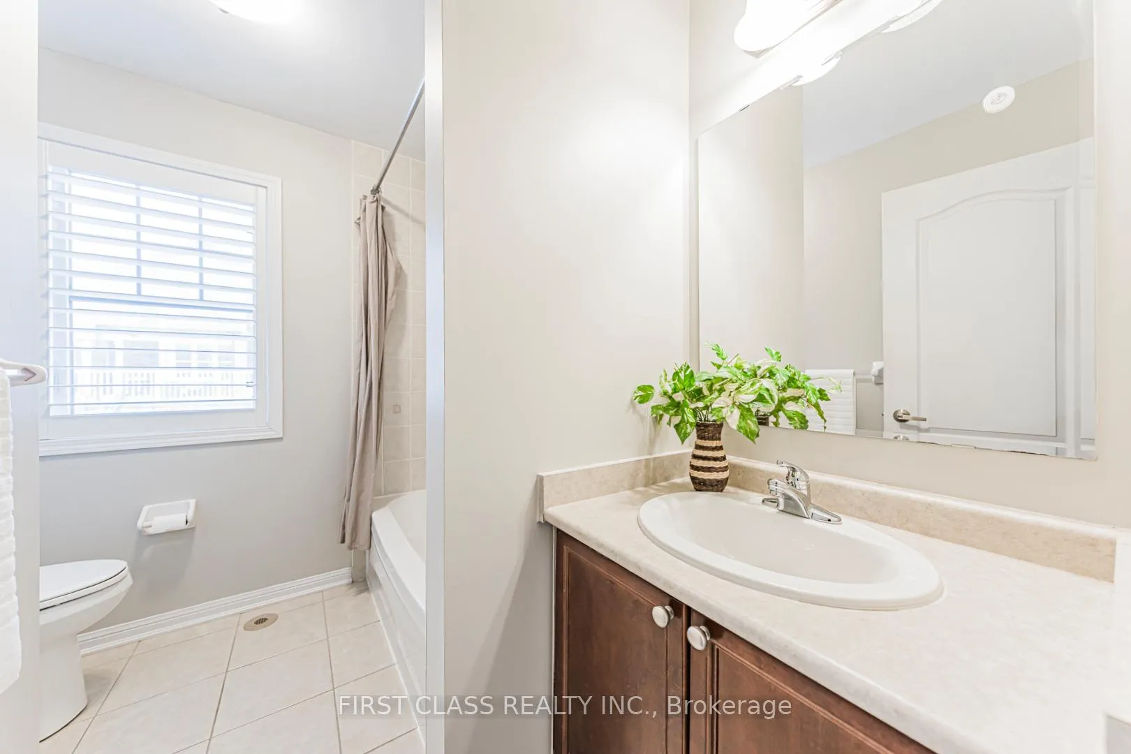 Photo 46 of 238 Whetham Heights, Milton, Harrison — HOMEH