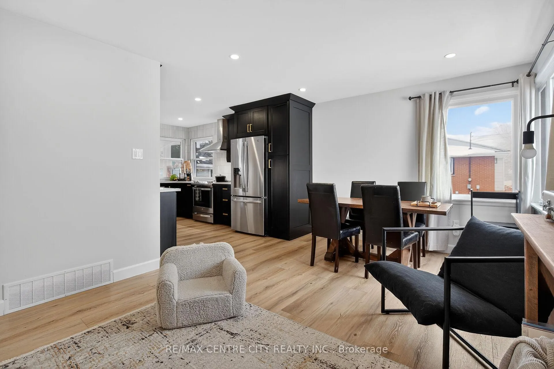 Photo 19 of 196 Byron Street, Zorra, Thamesford — HOMEH