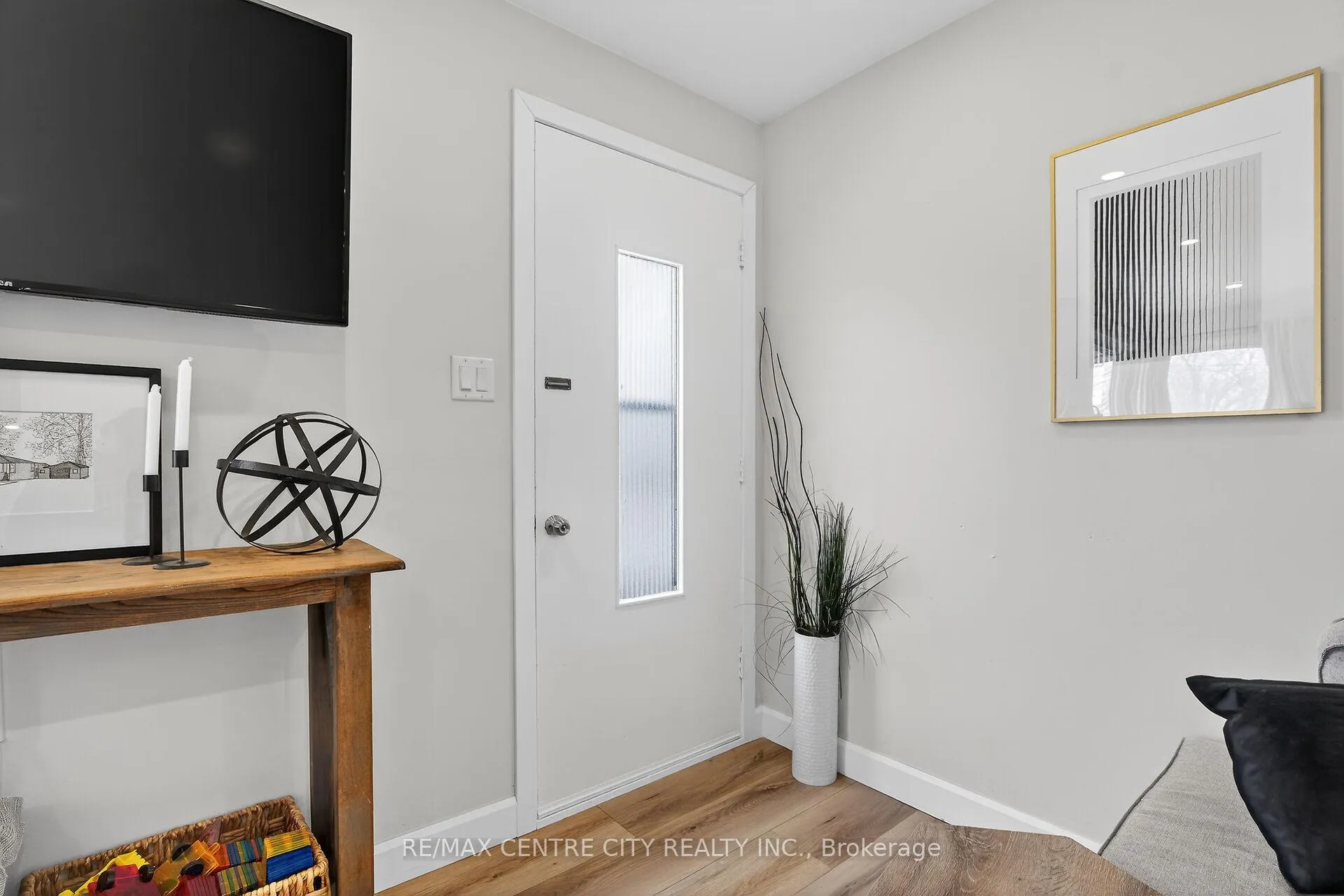 Photo 21 of 196 Byron Street, Zorra, Thamesford — HOMEH