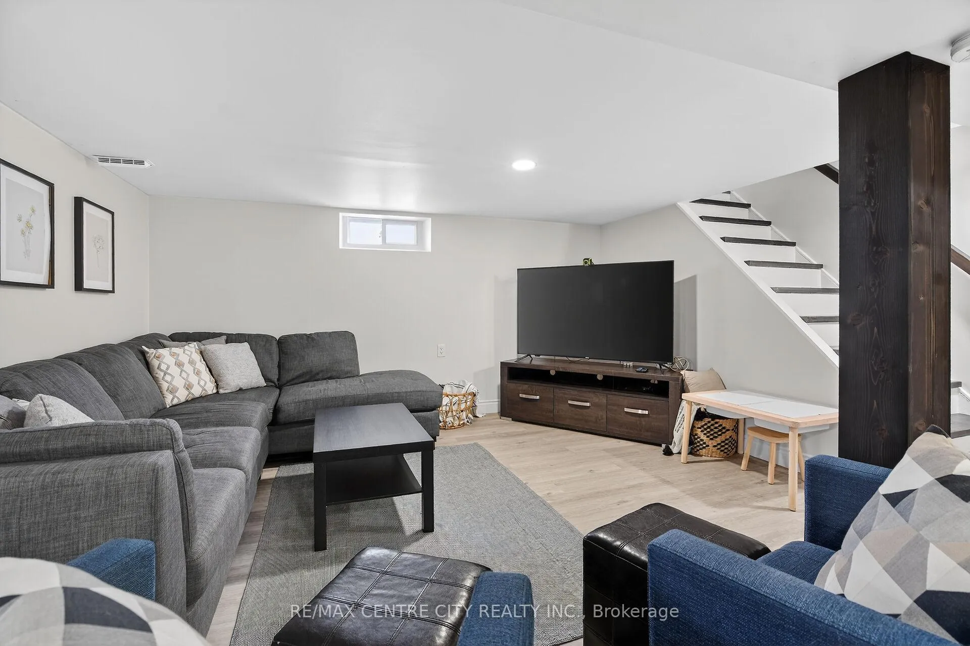Photo 30 of 196 Byron Street, Zorra, Thamesford — HOMEH