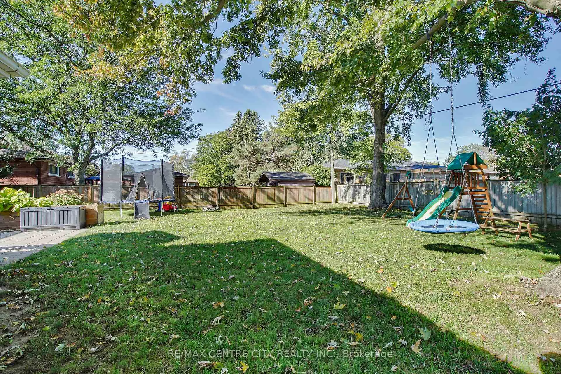Photo 40 of 196 Byron Street, Zorra, Thamesford — HOMEH