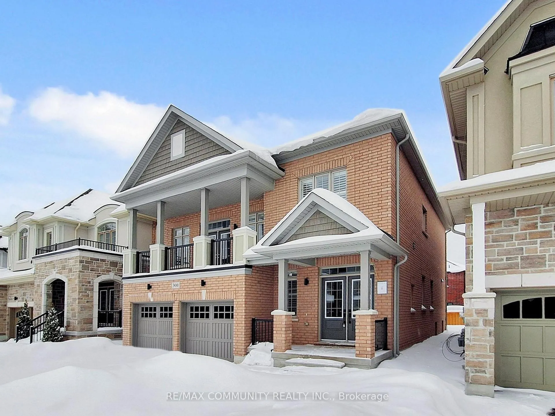 Photo 3 of 301 Danny Wheeler Boulevard, Georgina, Keswick North — HOMEH