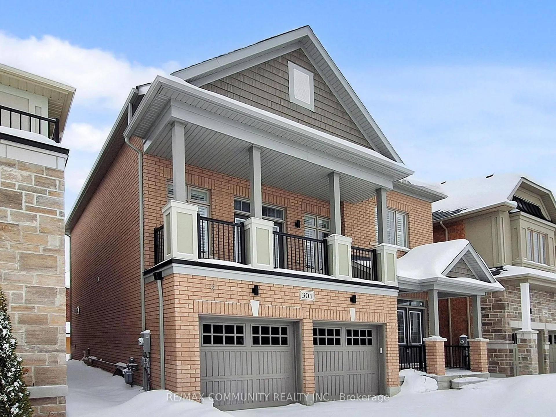 Photo 4 of 301 Danny Wheeler Boulevard, Georgina, Keswick North — HOMEH