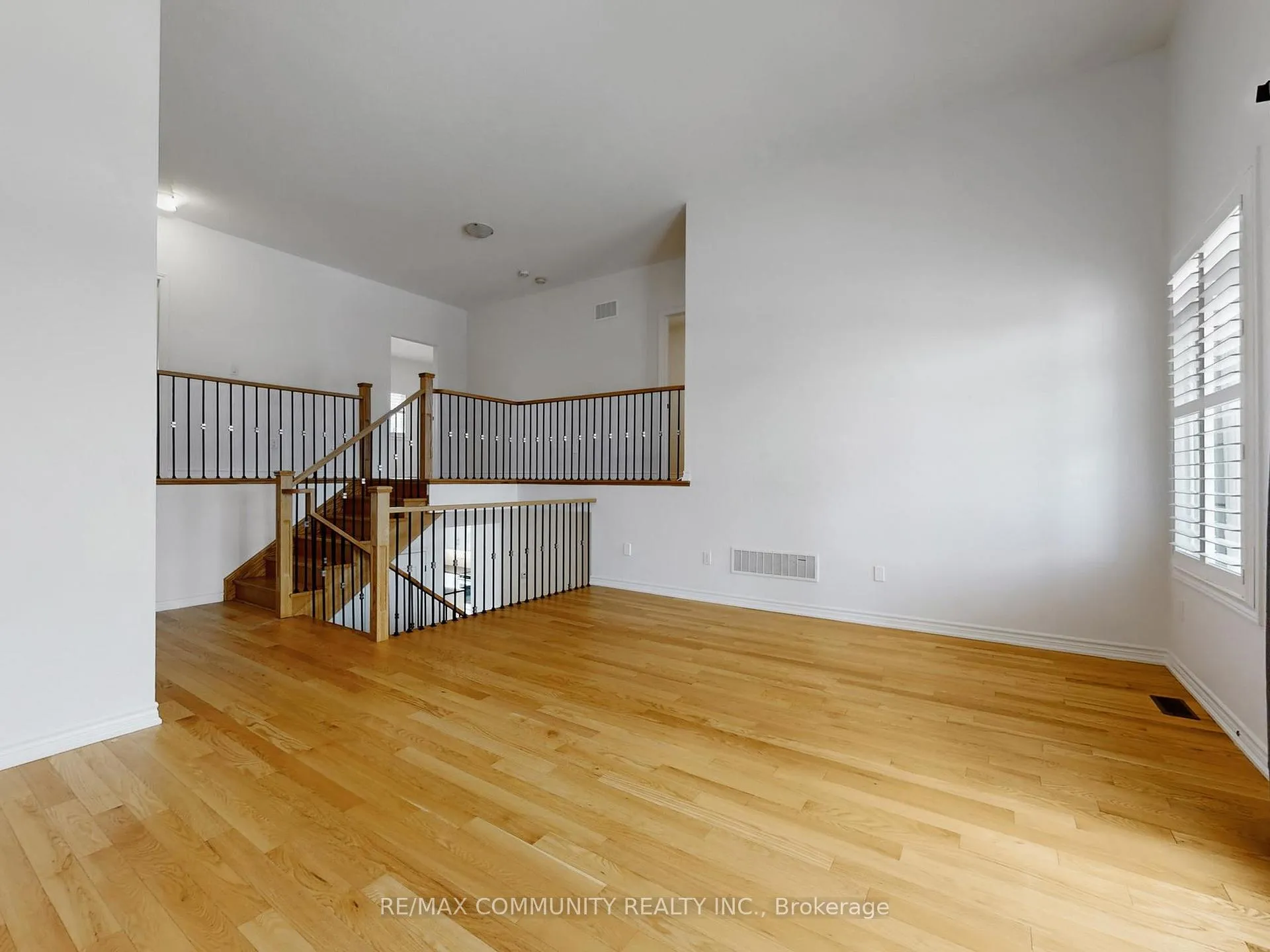 Photo 22 of 301 Danny Wheeler Boulevard, Georgina, Keswick North — HOMEH