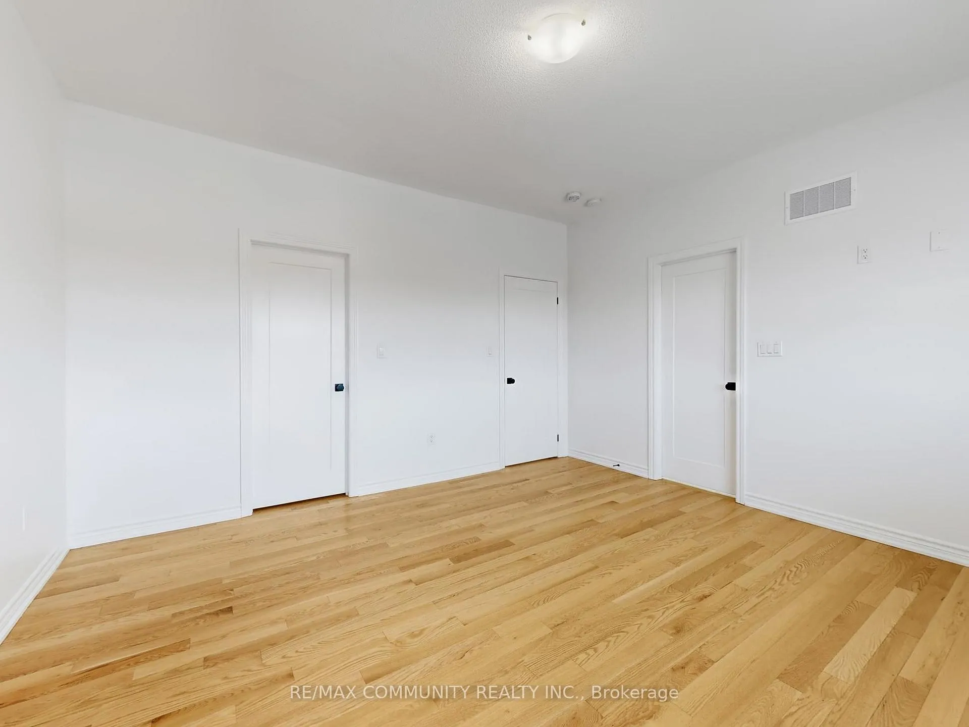 Photo 27 of 301 Danny Wheeler Boulevard, Georgina, Keswick North — HOMEH