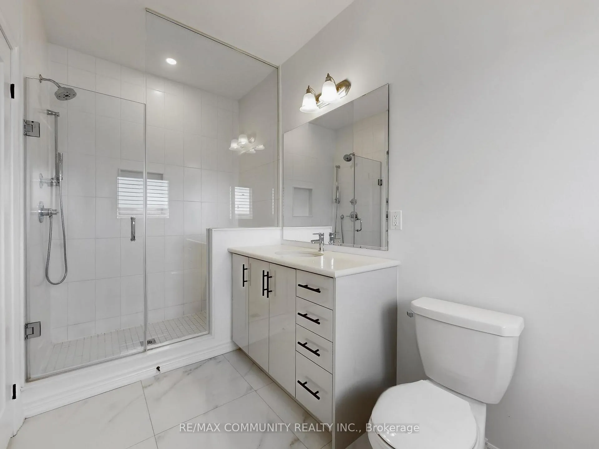 Photo 30 of 301 Danny Wheeler Boulevard, Georgina, Keswick North — HOMEH