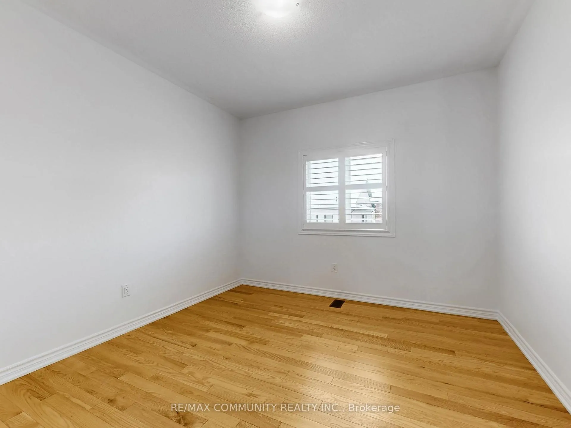 Photo 36 of 301 Danny Wheeler Boulevard, Georgina, Keswick North — HOMEH