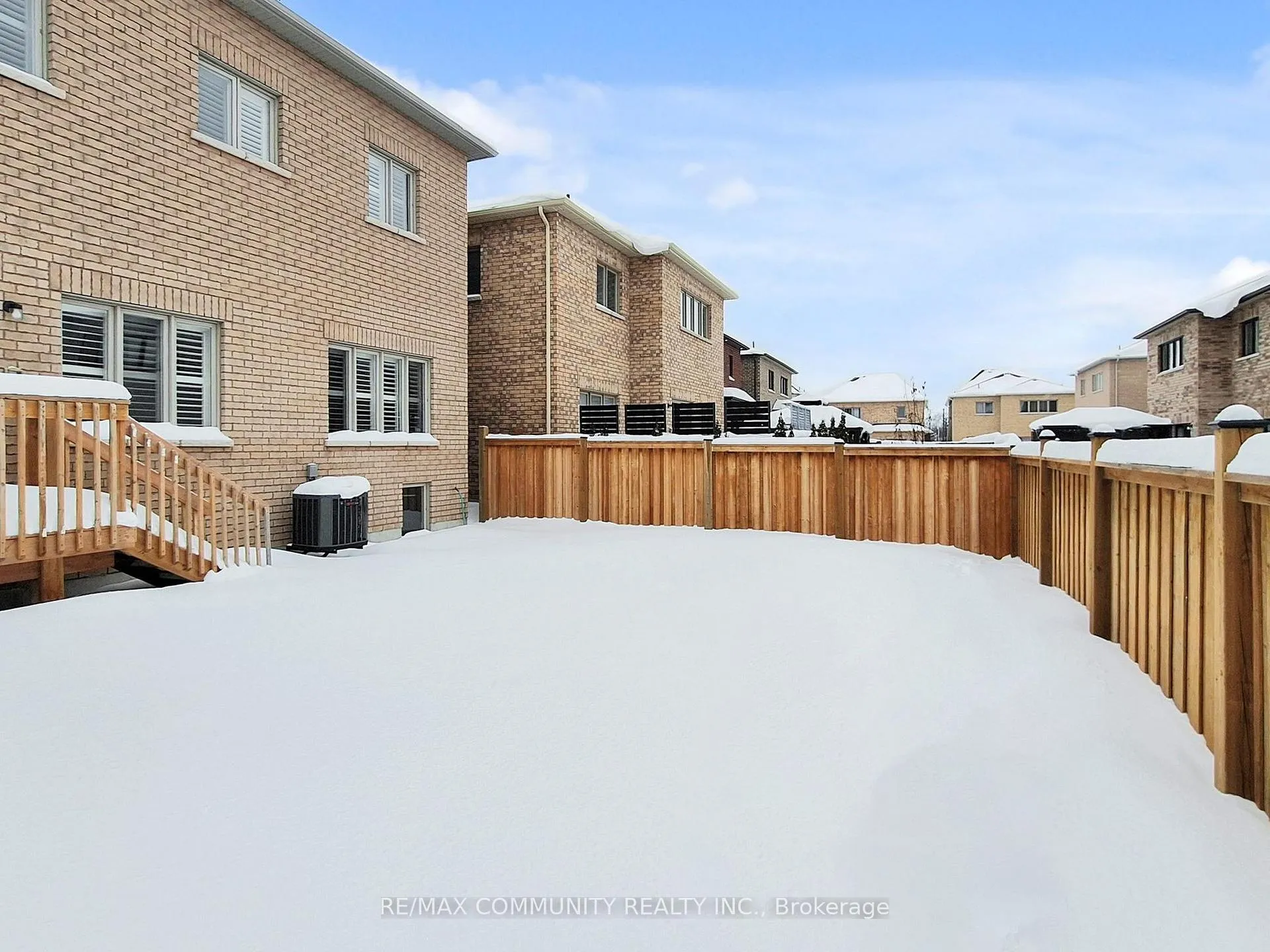 Photo 46 of 301 Danny Wheeler Boulevard, Georgina, Keswick North — HOMEH