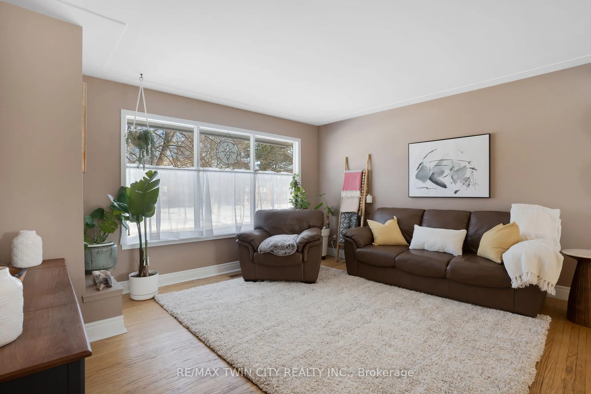 Photo 7 of 162 Indian Road, Kitchener — HOMEH