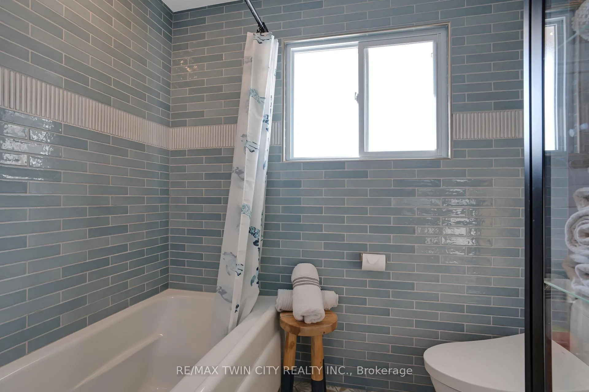 Photo 19 of 162 Indian Road, Kitchener — HOMEH