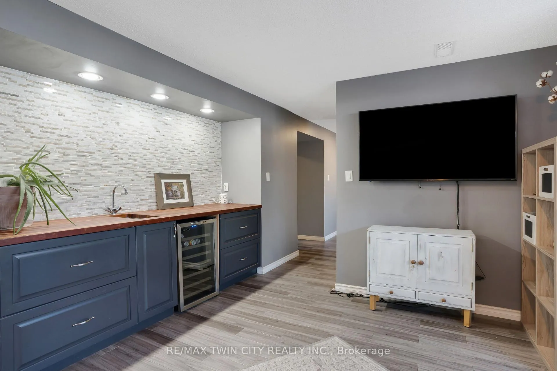 Photo 23 of 162 Indian Road, Kitchener — HOMEH