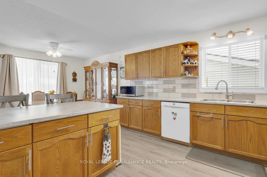 Photo 12 of 21 Robert Drive, Quinte West, Trenton Ward — HOMEH