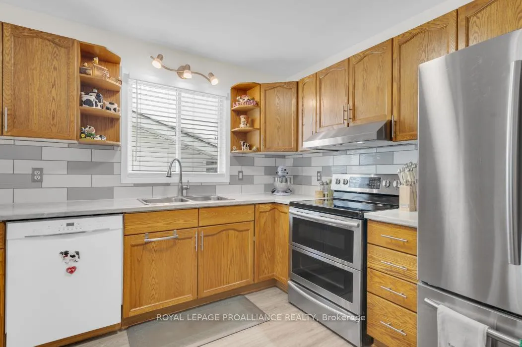 Photo 14 of 21 Robert Drive, Quinte West, Trenton Ward — HOMEH