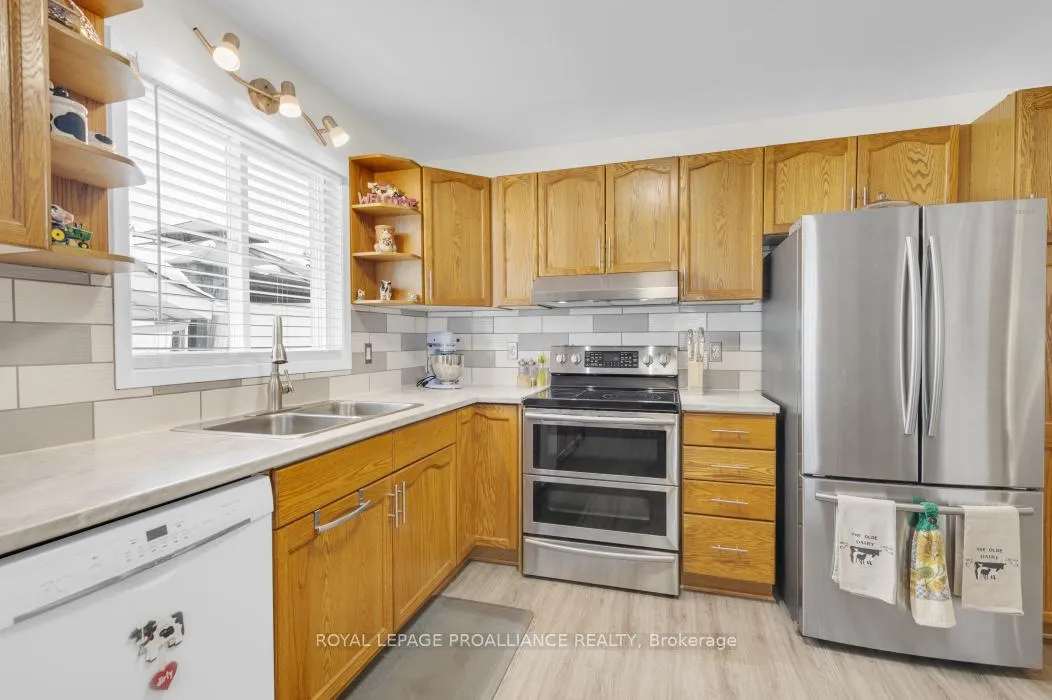 Photo 15 of 21 Robert Drive, Quinte West, Trenton Ward — HOMEH