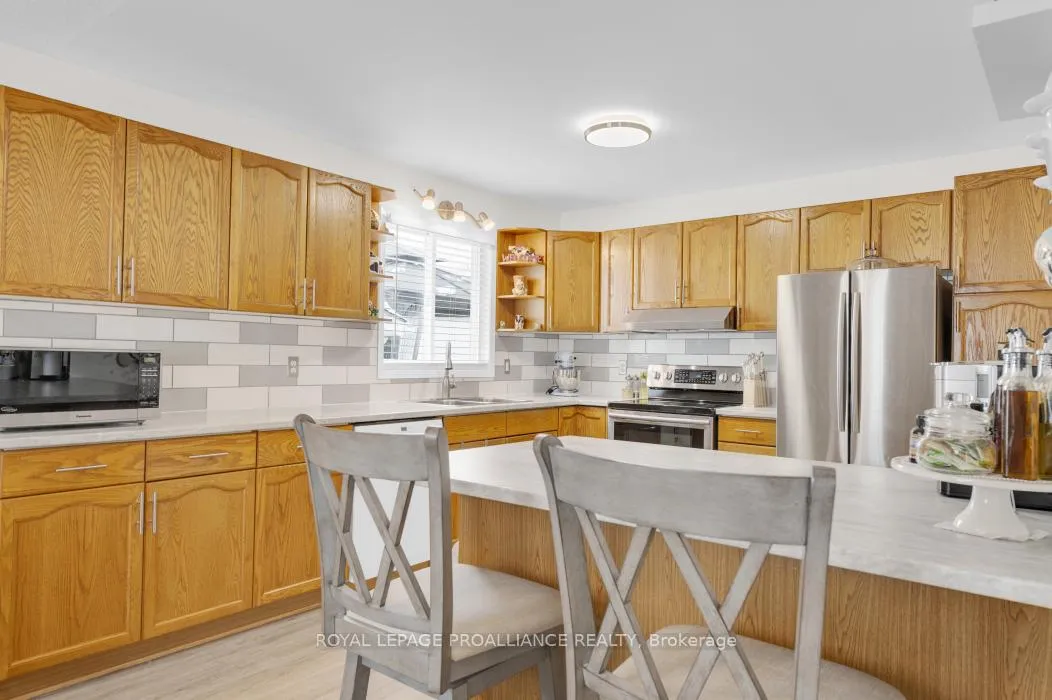 Photo 16 of 21 Robert Drive, Quinte West, Trenton Ward — HOMEH