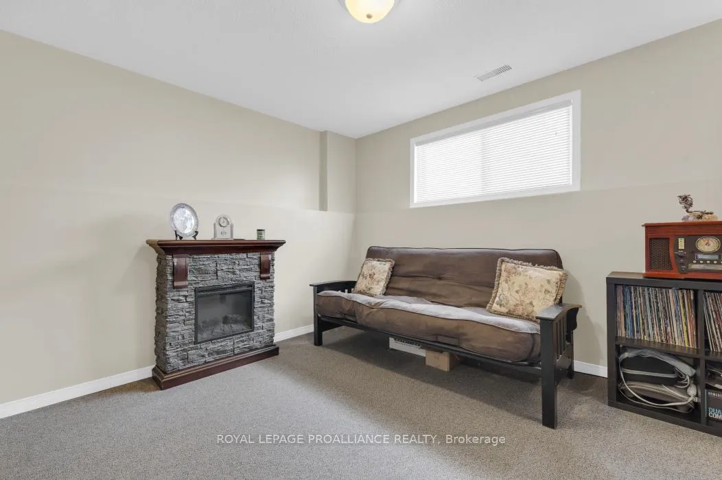 Photo 26 of 21 Robert Drive, Quinte West, Trenton Ward — HOMEH