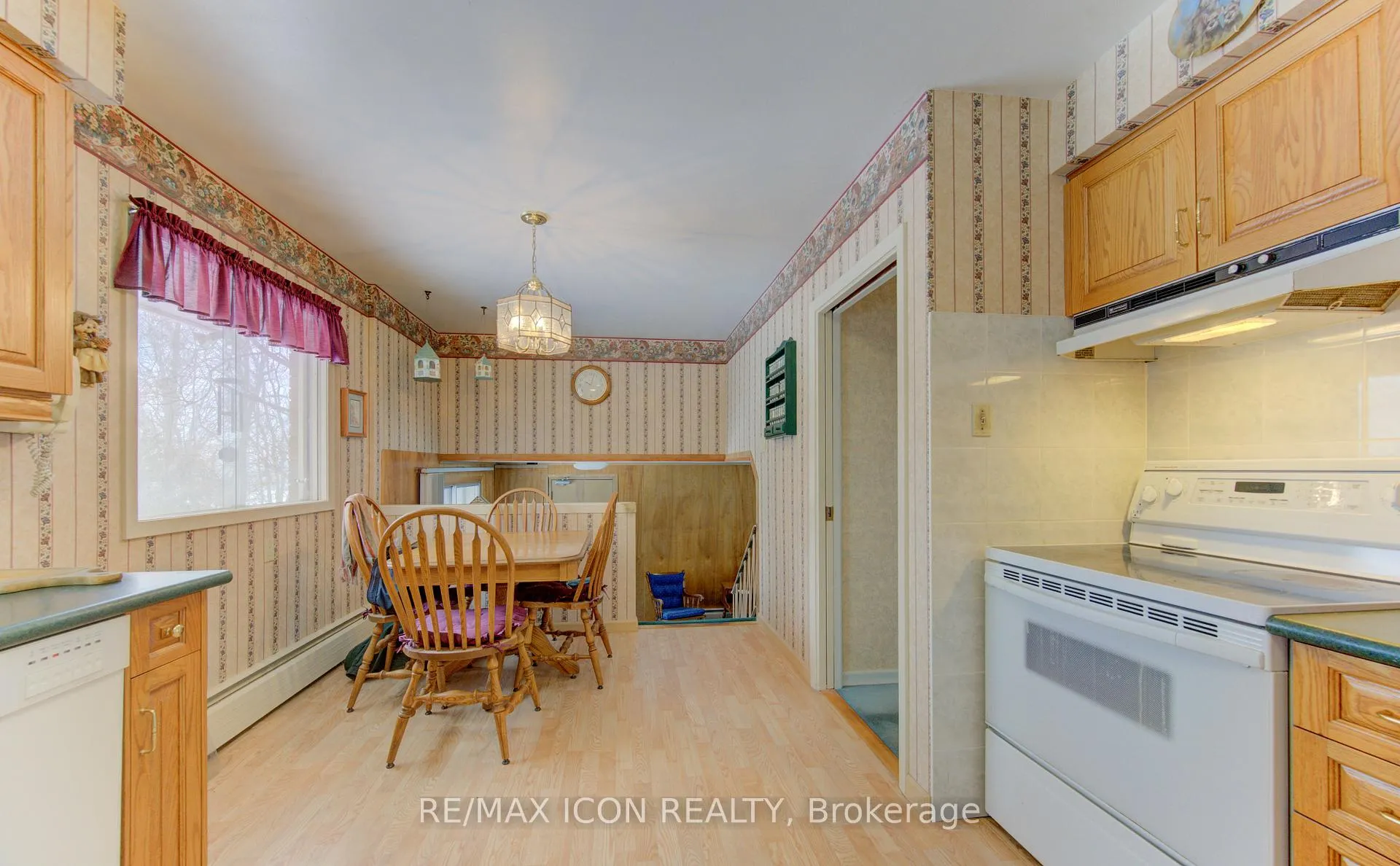 Photo 17 of 26 Deerpark Crescent, Kitchener — HOMEH