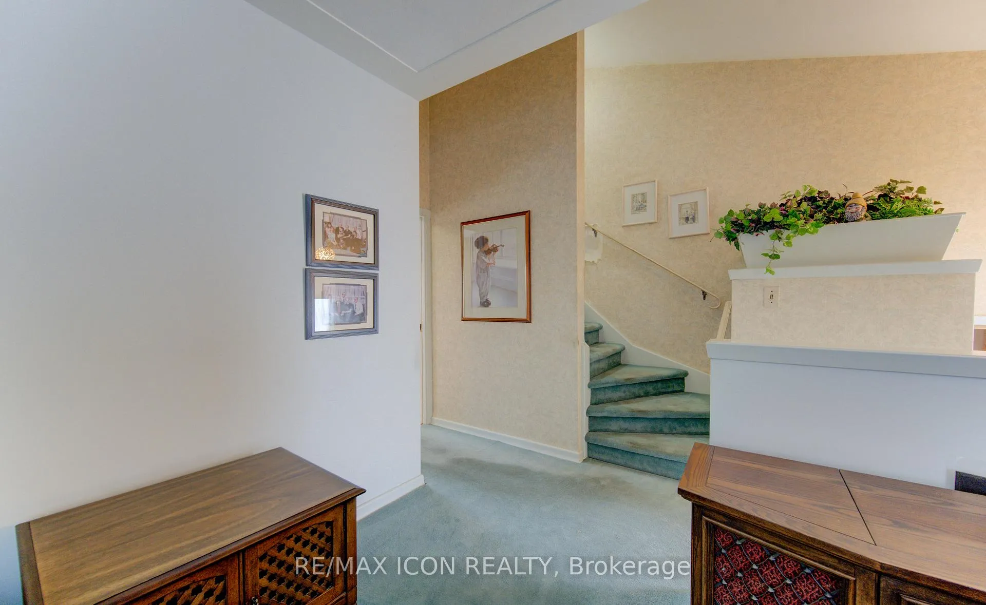 Photo 24 of 26 Deerpark Crescent, Kitchener — HOMEH
