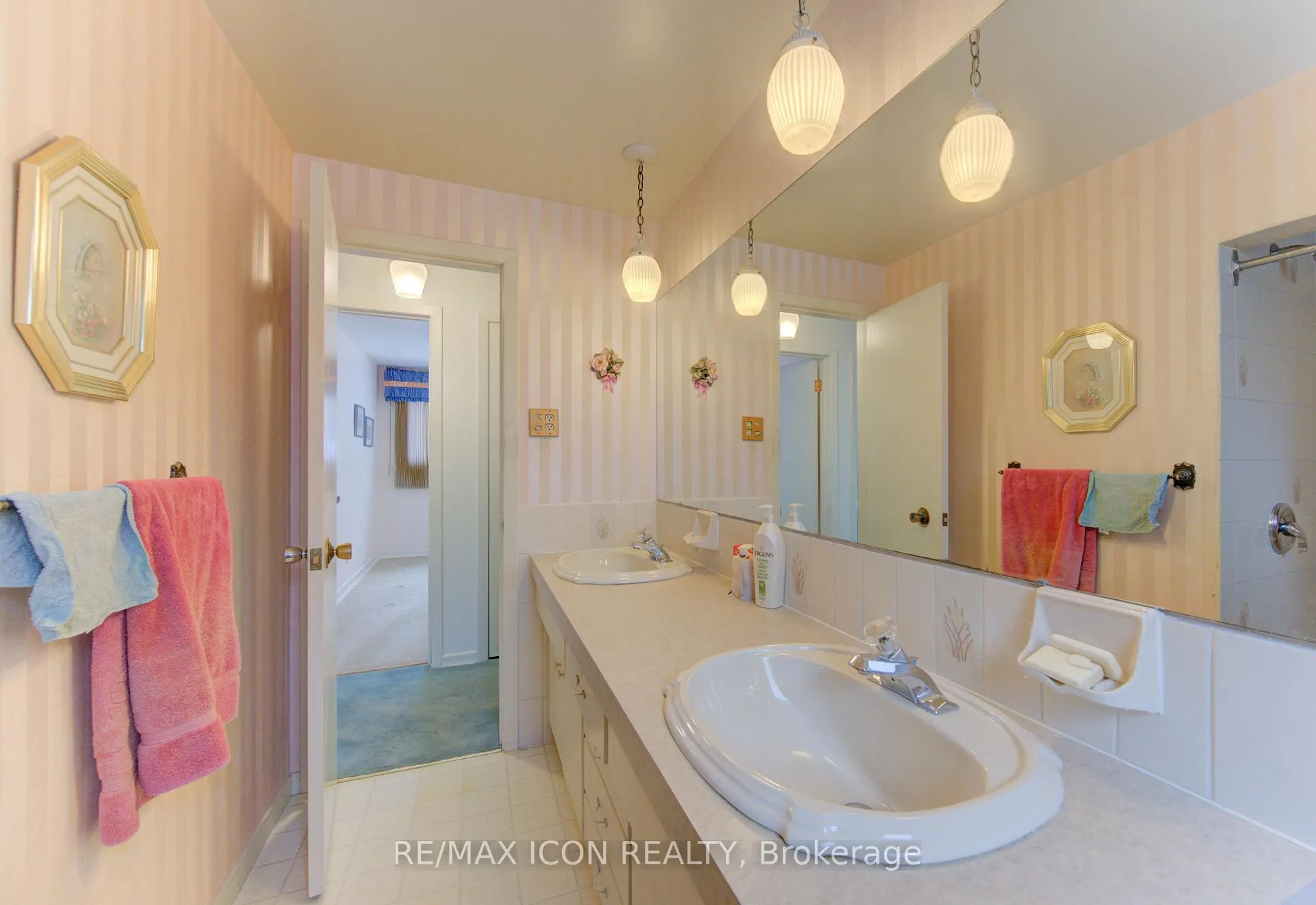 Photo 34 of 26 Deerpark Crescent, Kitchener — HOMEH