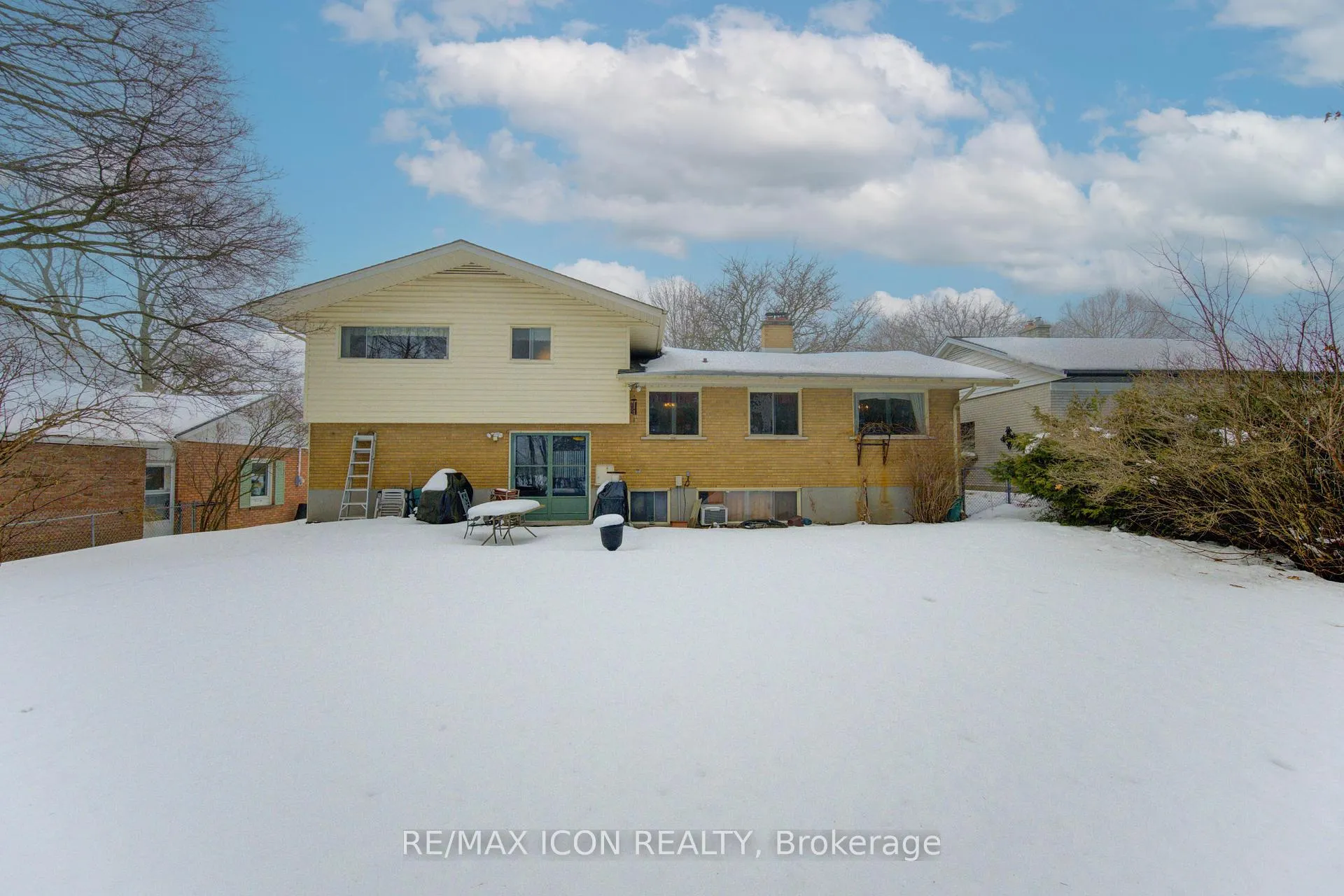 Photo 39 of 26 Deerpark Crescent, Kitchener — HOMEH