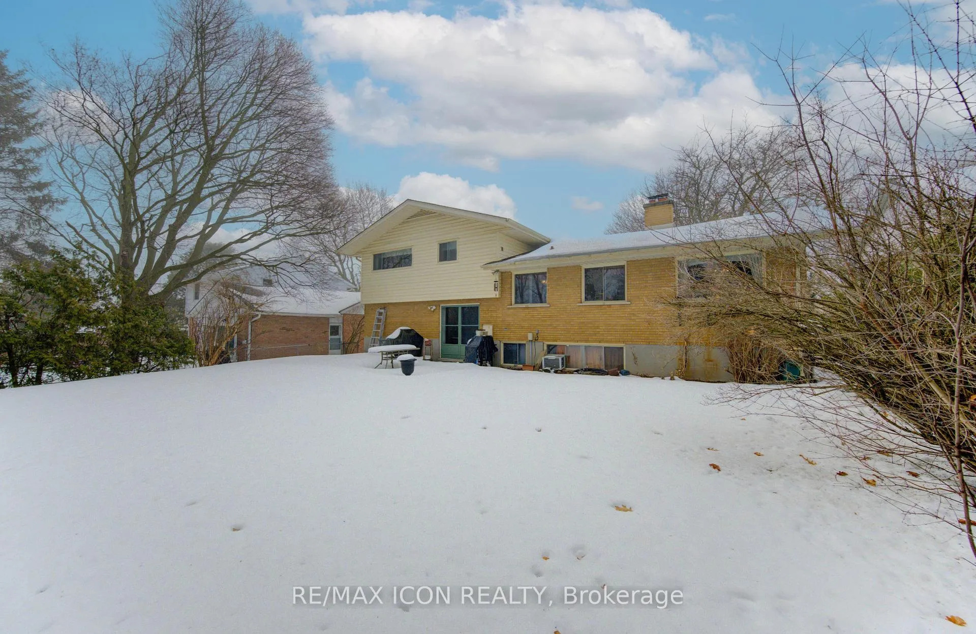 Photo 40 of 26 Deerpark Crescent, Kitchener — HOMEH