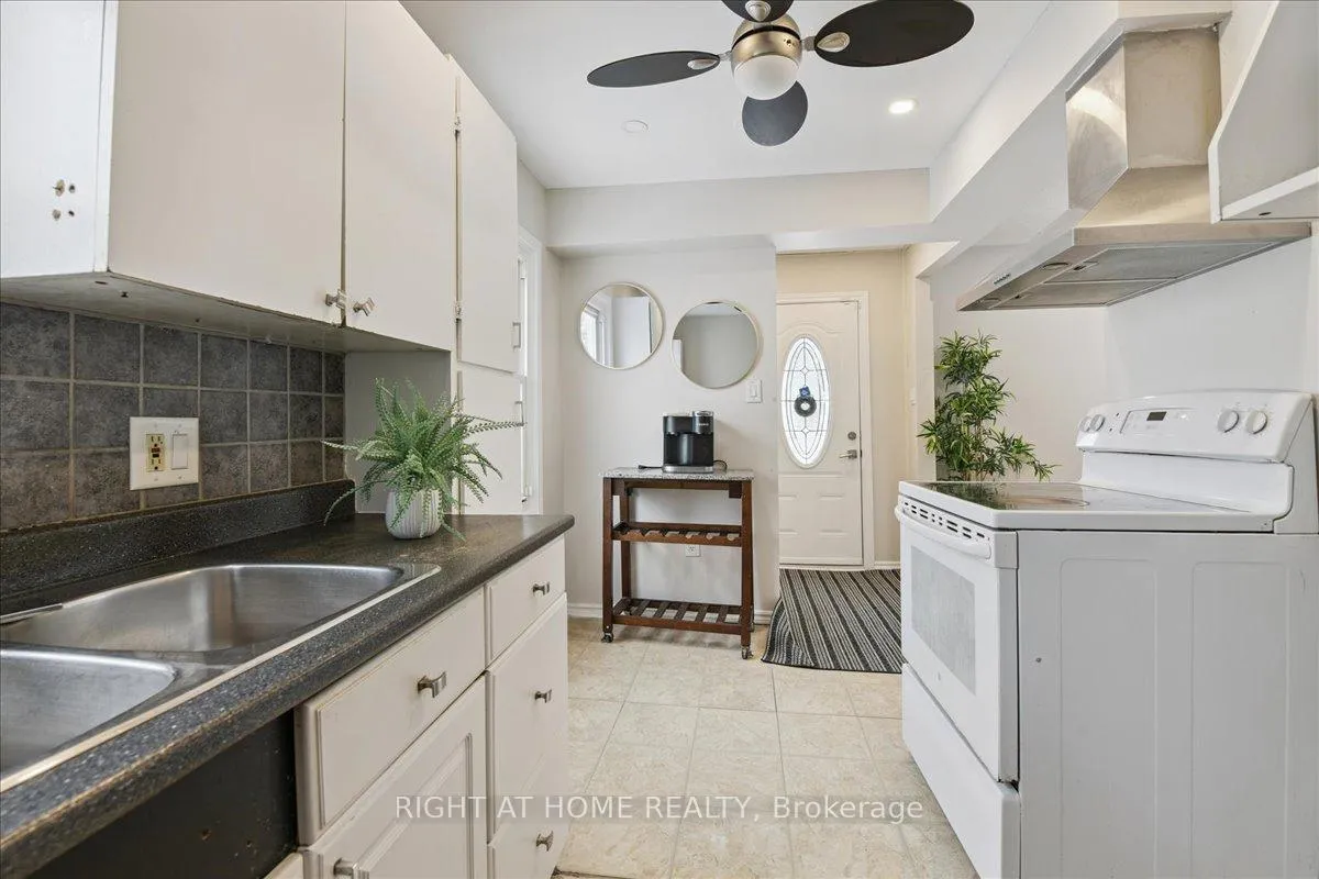 Photo 10 of 7 Eastern Avenue, Brampton, Queen Street Corridor — HOMEH