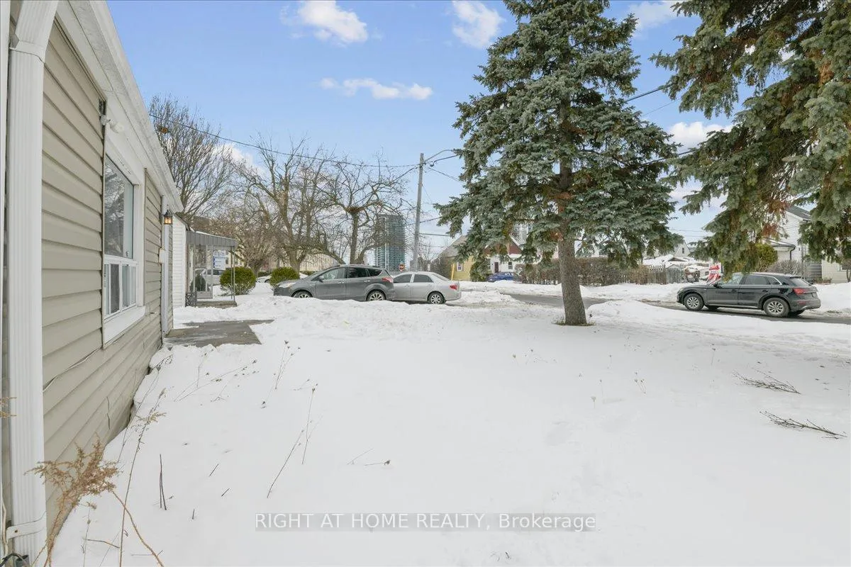 Photo 38 of 7 Eastern Avenue, Brampton, Queen Street Corridor — HOMEH