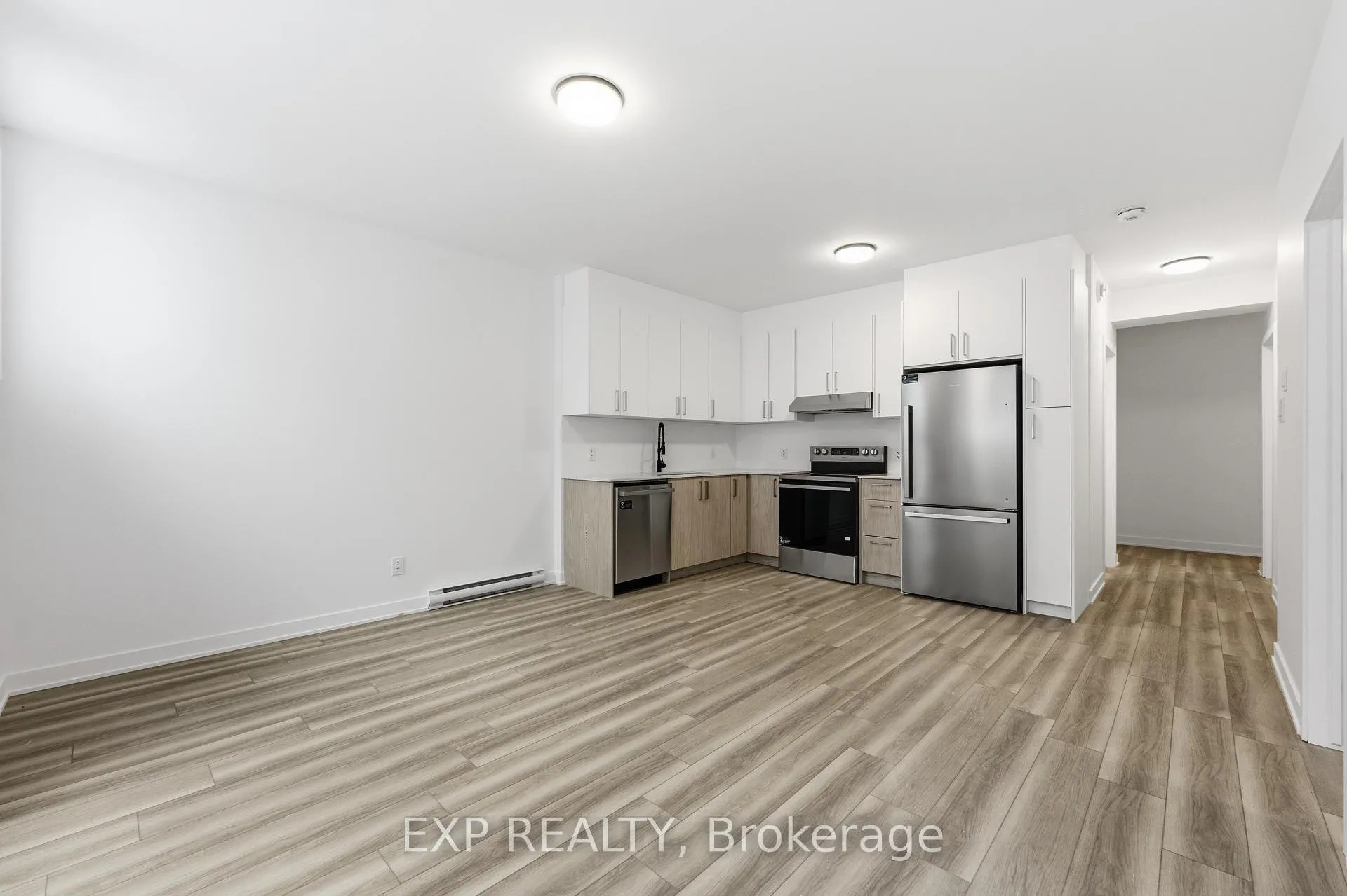 Photo 4 of Unit Unit C, 1375 Louis Lane, Ottawa, Cyrville Rd./Industrial Park — HOMEH