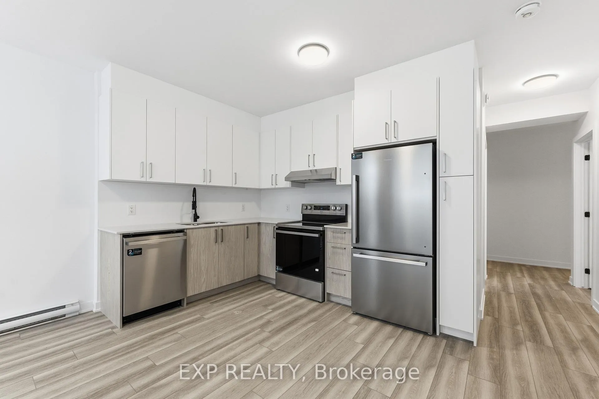 Photo 5 of Unit Unit C, 1375 Louis Lane, Ottawa, Cyrville Rd./Industrial Park — HOMEH