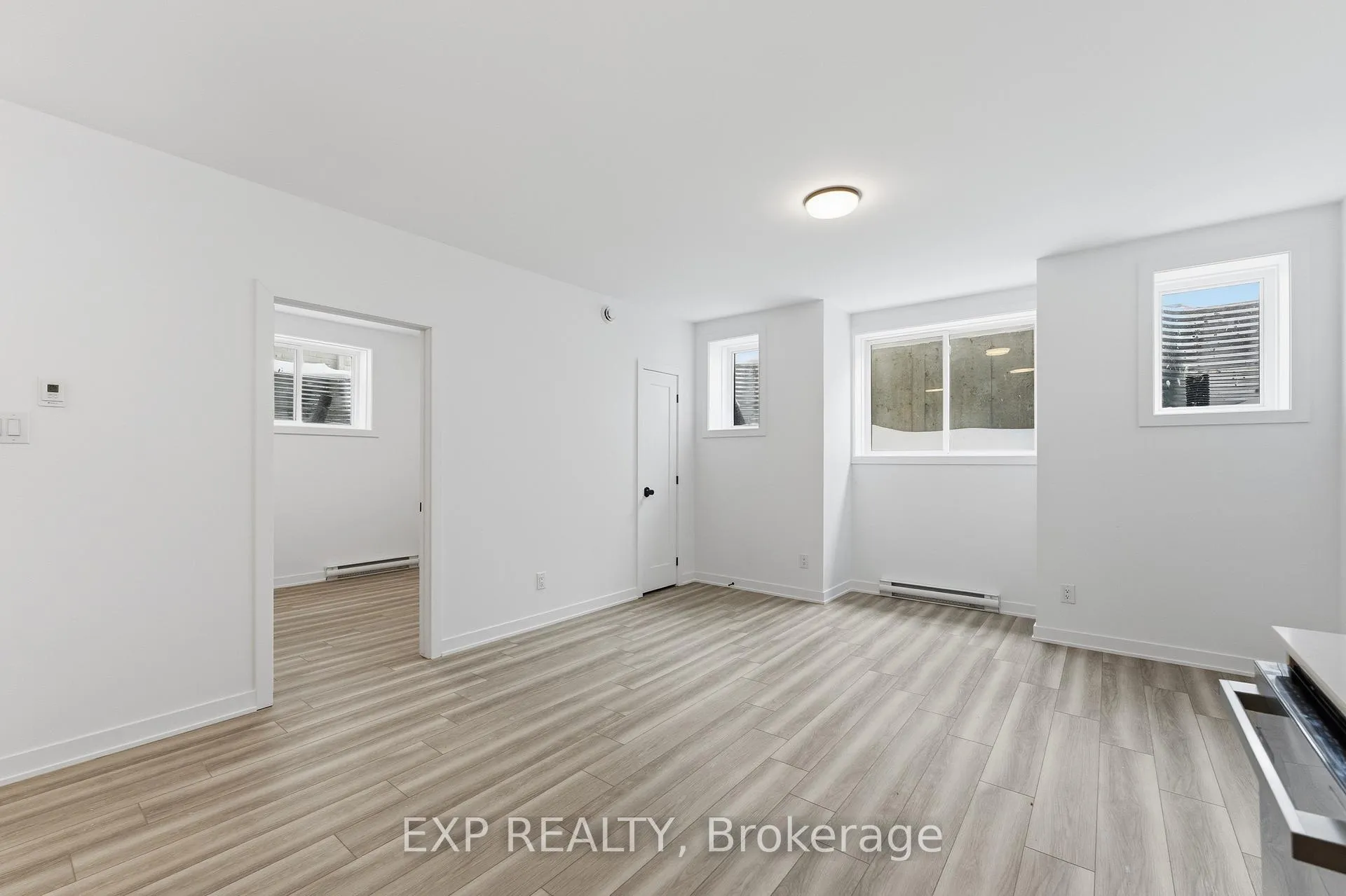 Photo 7 of Unit Unit C, 1375 Louis Lane, Ottawa, Cyrville Rd./Industrial Park — HOMEH
