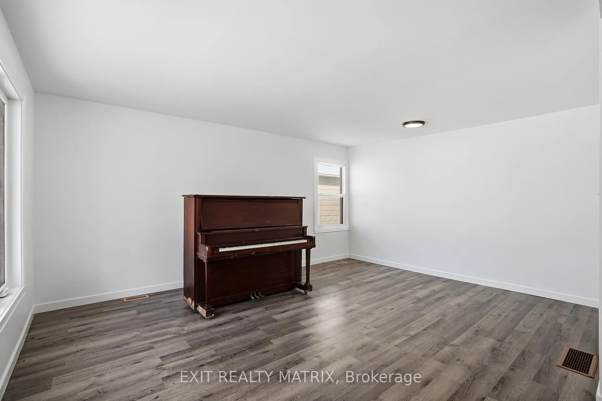 Photo 5 of 5811 Highway 34 Road, Champlain, Vankleek Hill — HOMEH