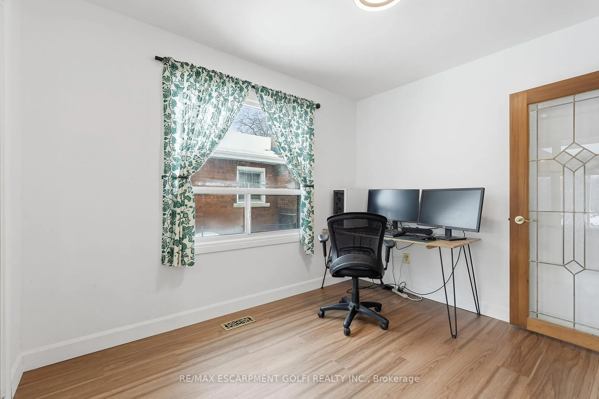 Photo 13 of 940 Brucedale Avenue E, Hamilton, Sunninghill — HOMEH