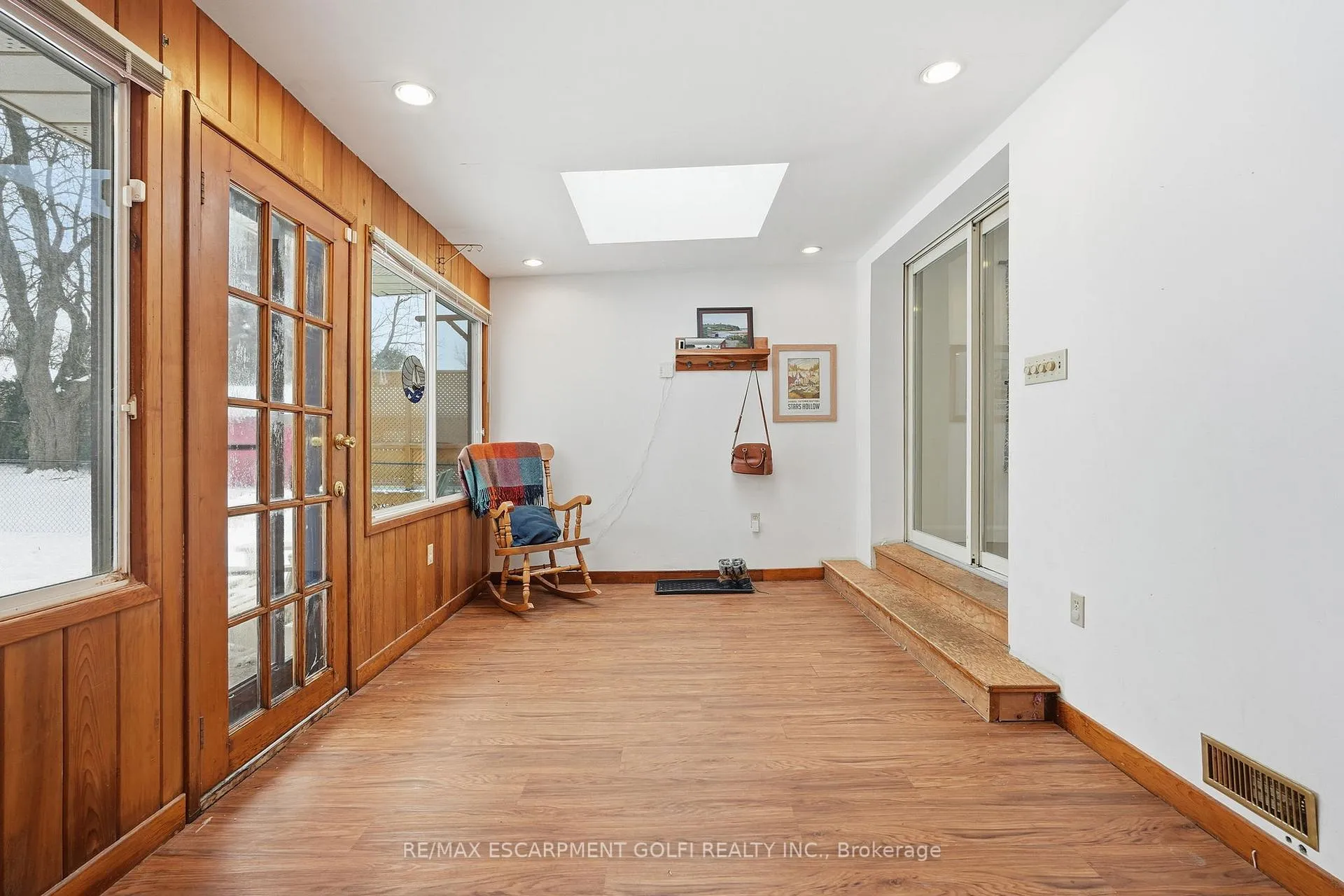 Photo 16 of 940 Brucedale Avenue E, Hamilton, Sunninghill — HOMEH