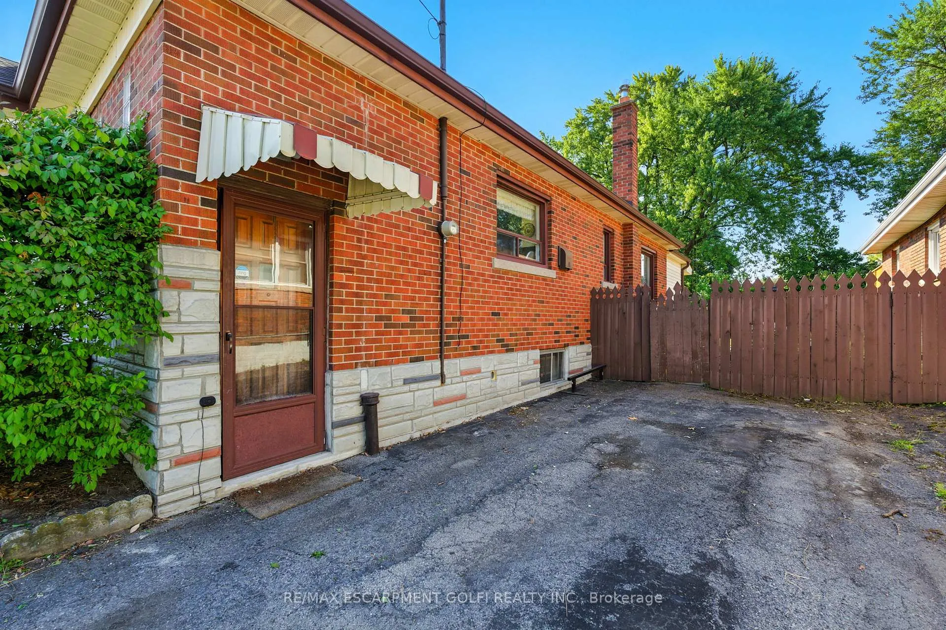 Photo 27 of 940 Brucedale Avenue E, Hamilton, Sunninghill — HOMEH