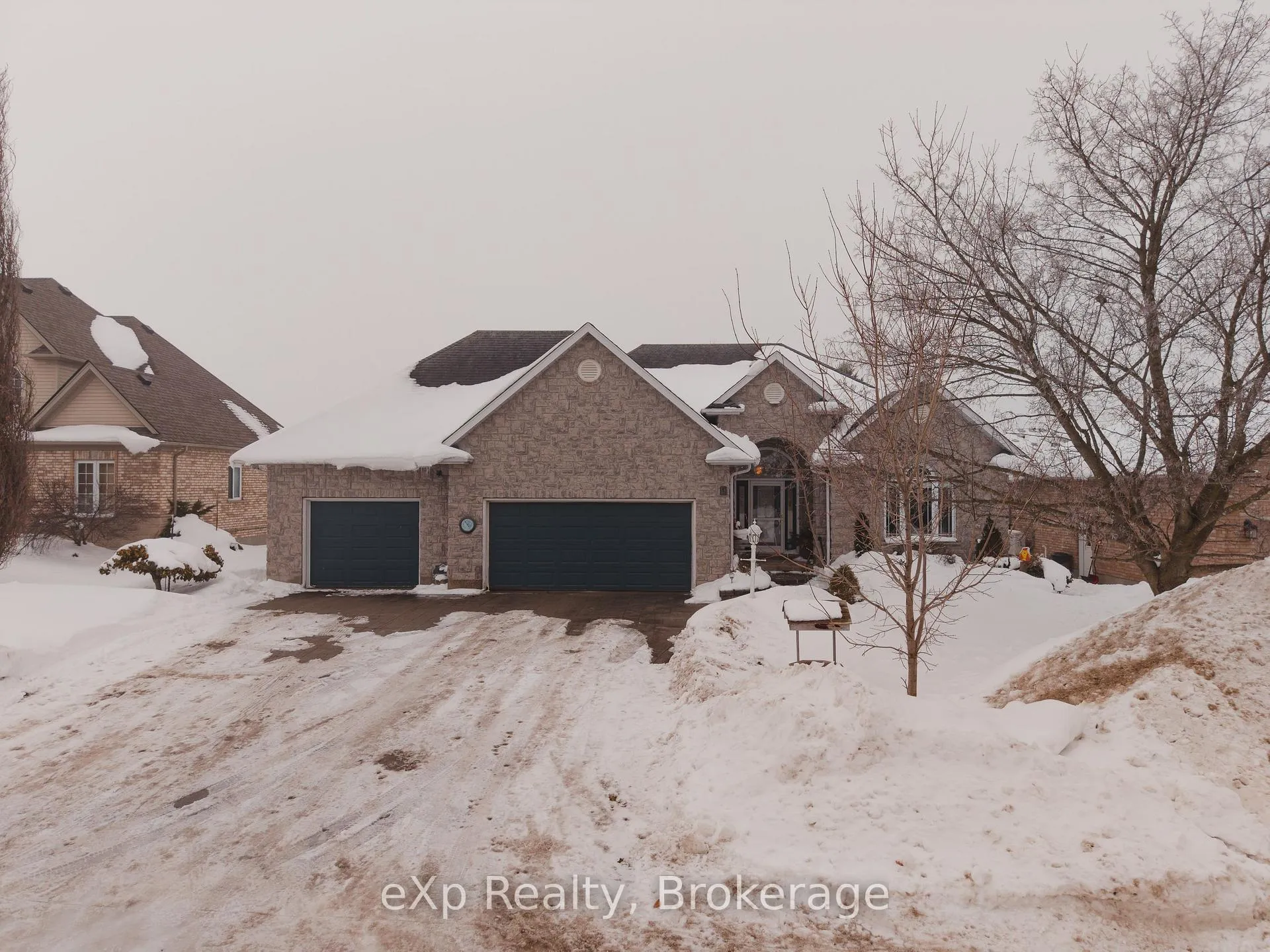 Photo 2 of 9 Parkview Drive, Wellesley — HOMEH