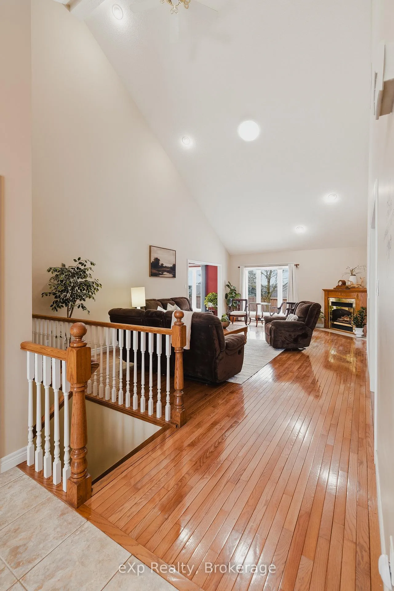 Photo 5 of 9 Parkview Drive, Wellesley — HOMEH