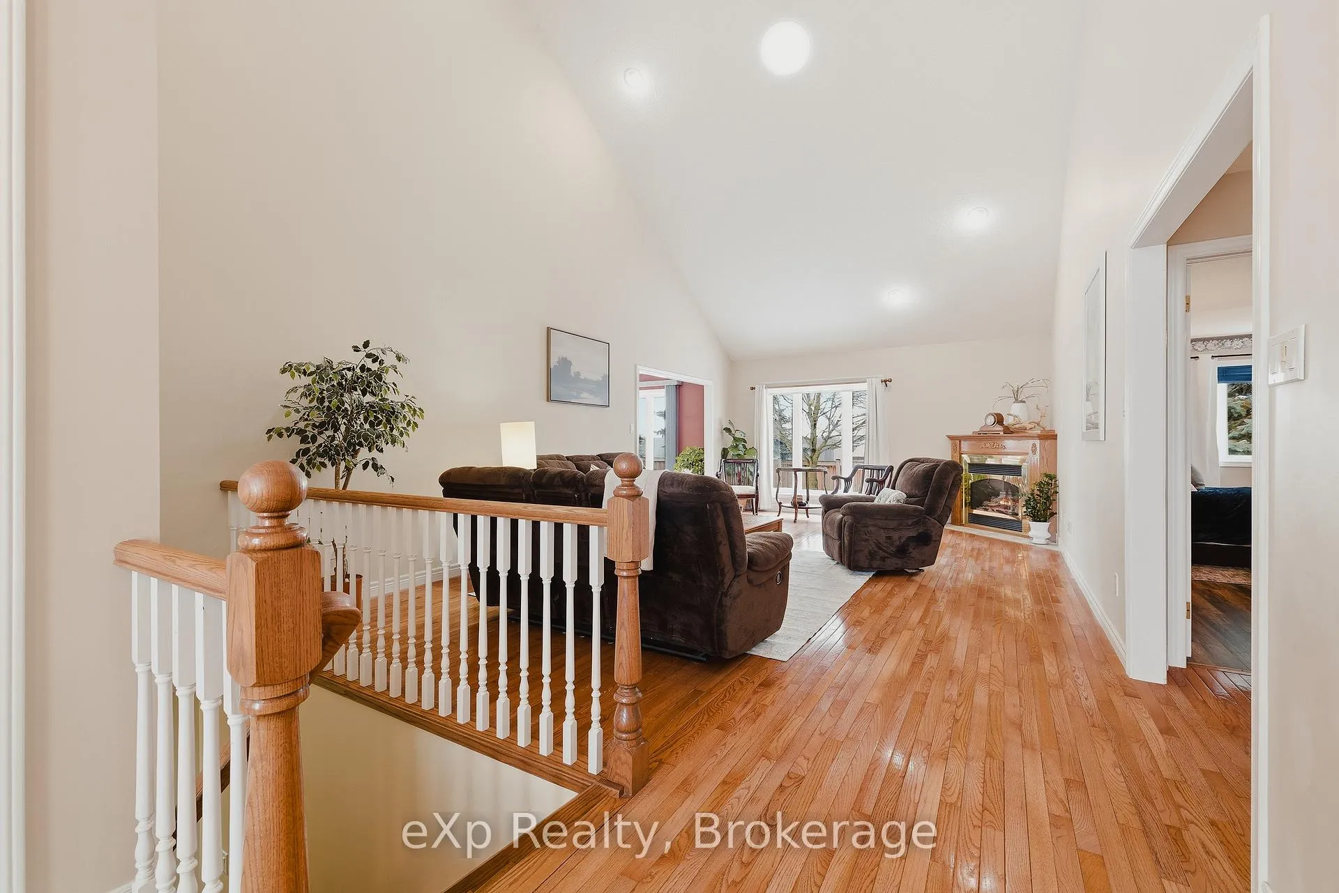 Photo 7 of 9 Parkview Drive, Wellesley — HOMEH