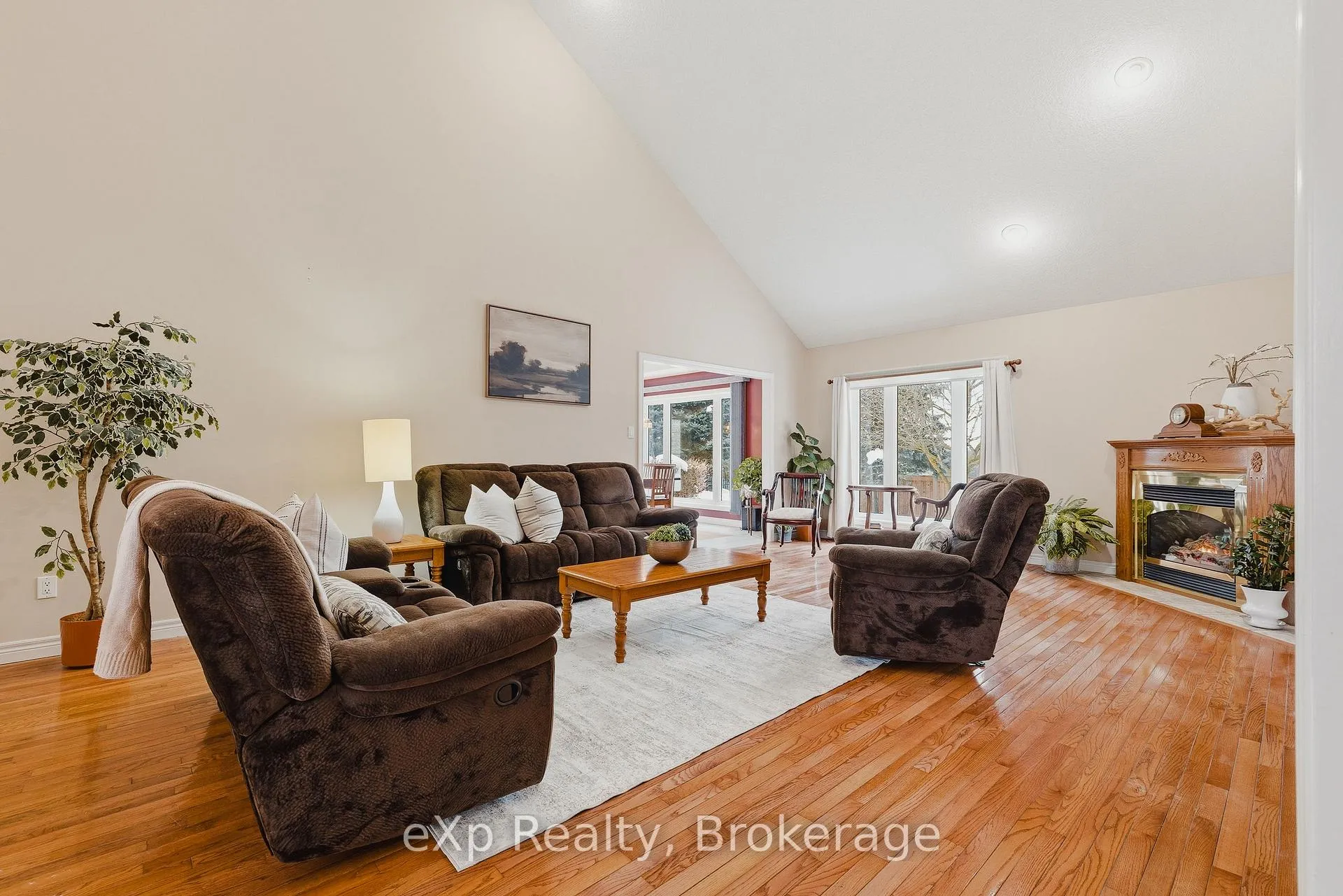 Photo 8 of 9 Parkview Drive, Wellesley — HOMEH