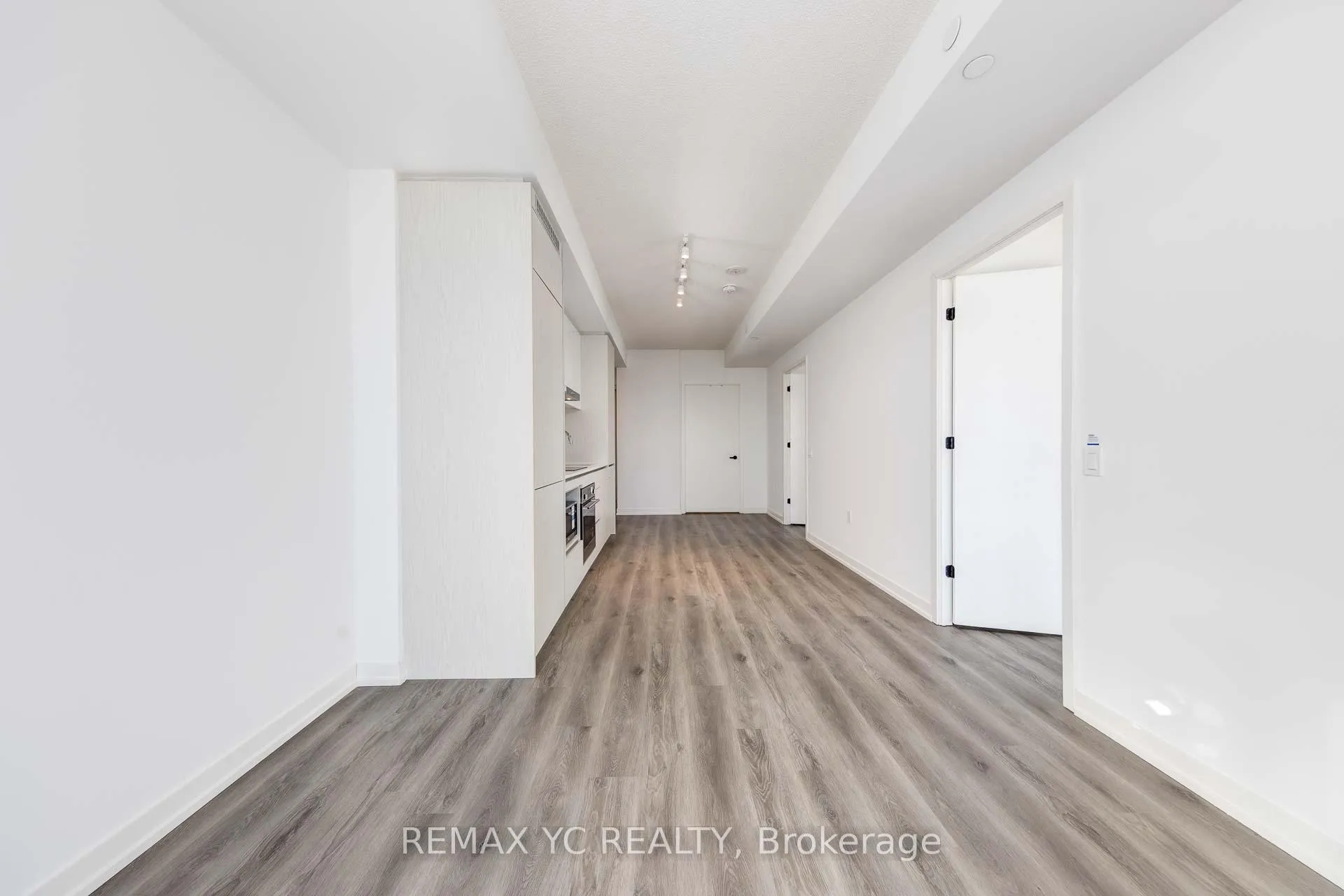 Photo 7 of Unit 3910, 28 Interchange Way, Vaughan, Vaughan Corporate Centre — HOMEH